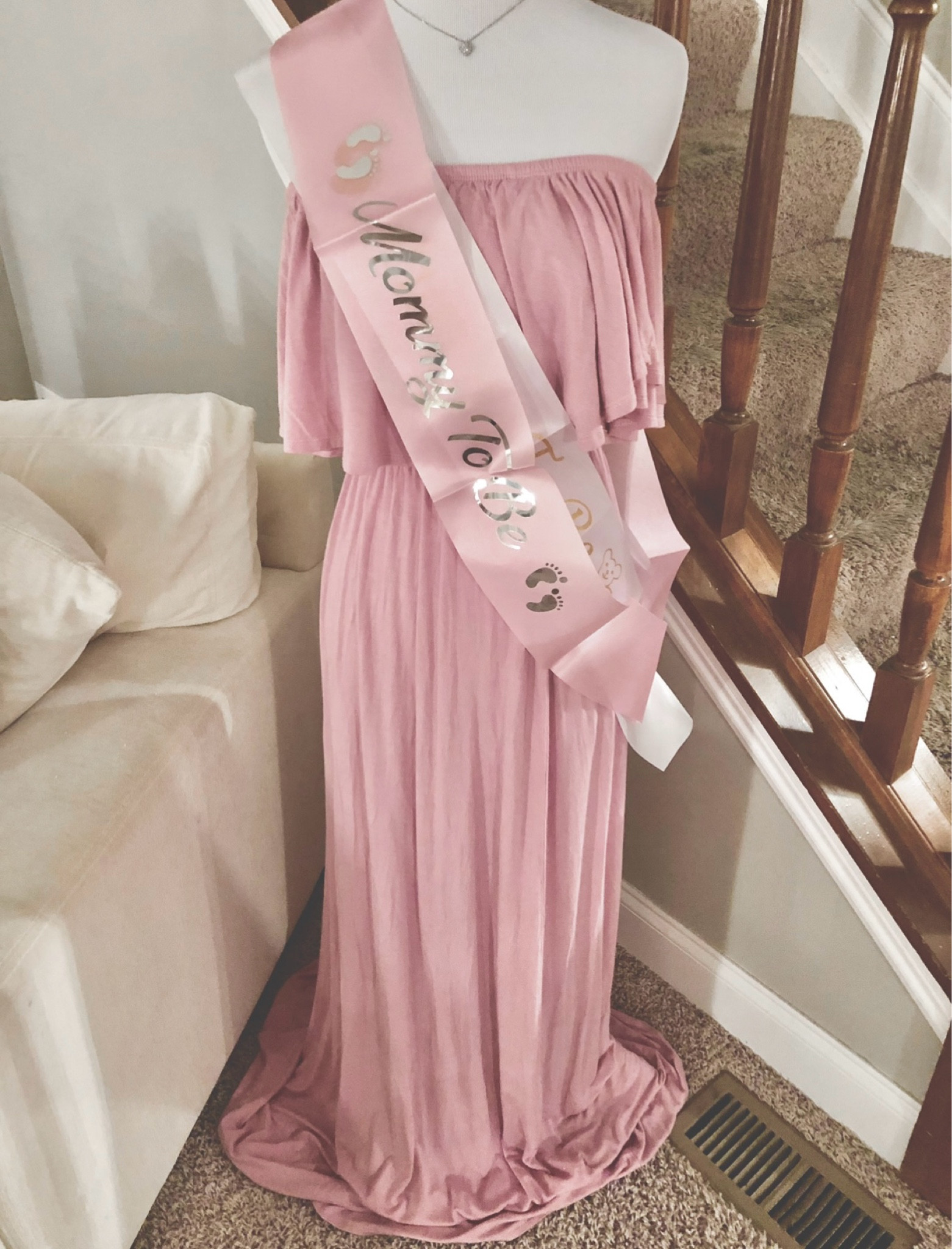 Classy and Comfy in one maternity dresss

#LTKBeauty #LTKFindsUnder100 #LTKBump