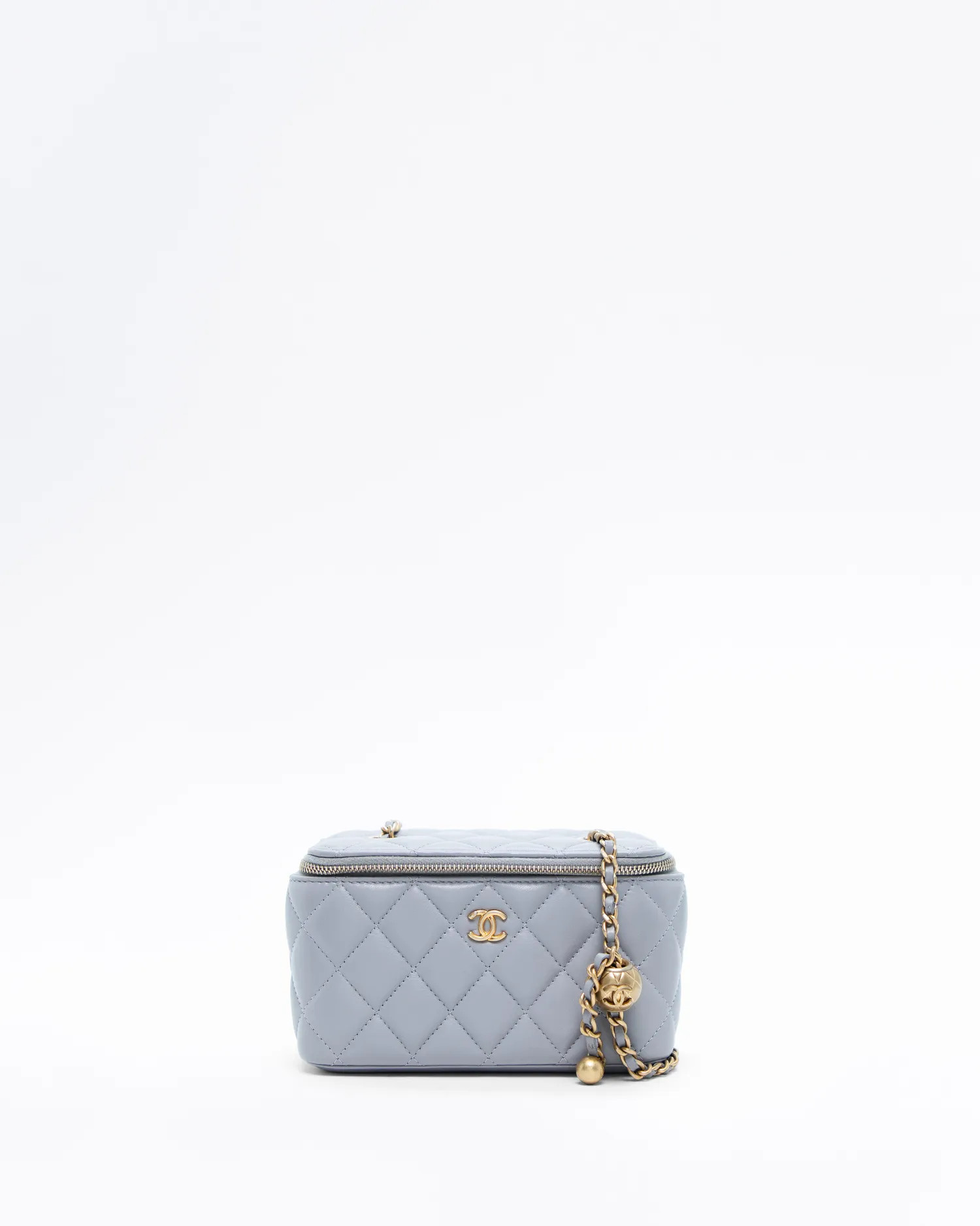 Pearl Crush Quilted Vanity with Chain | Vivrelle