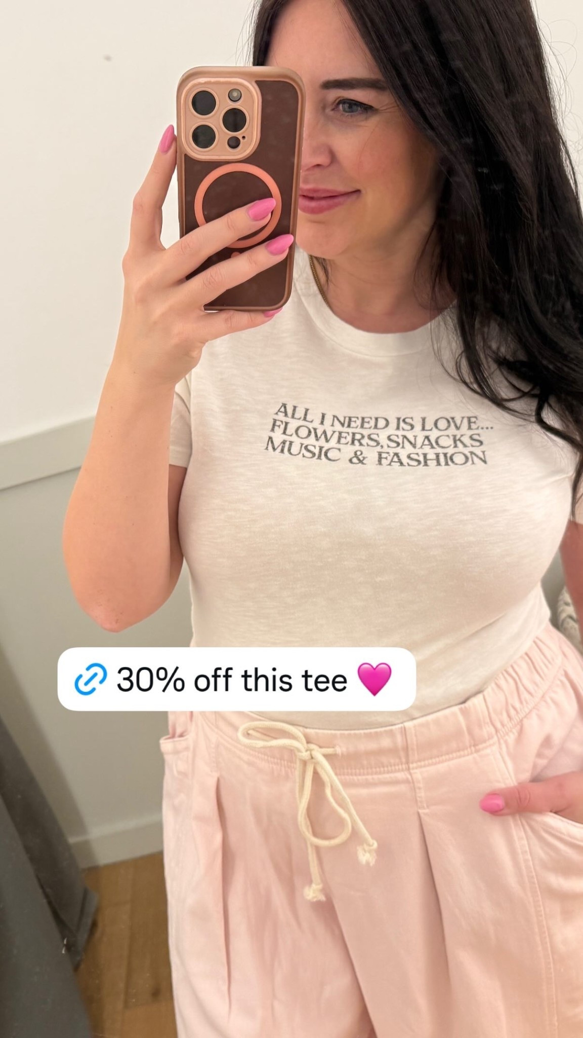 “All I need is love, flowers, snacks, music & fashion” graphic tee 🩷 30% off today 

#LTKsummer #LTKsale #LTKstyletip