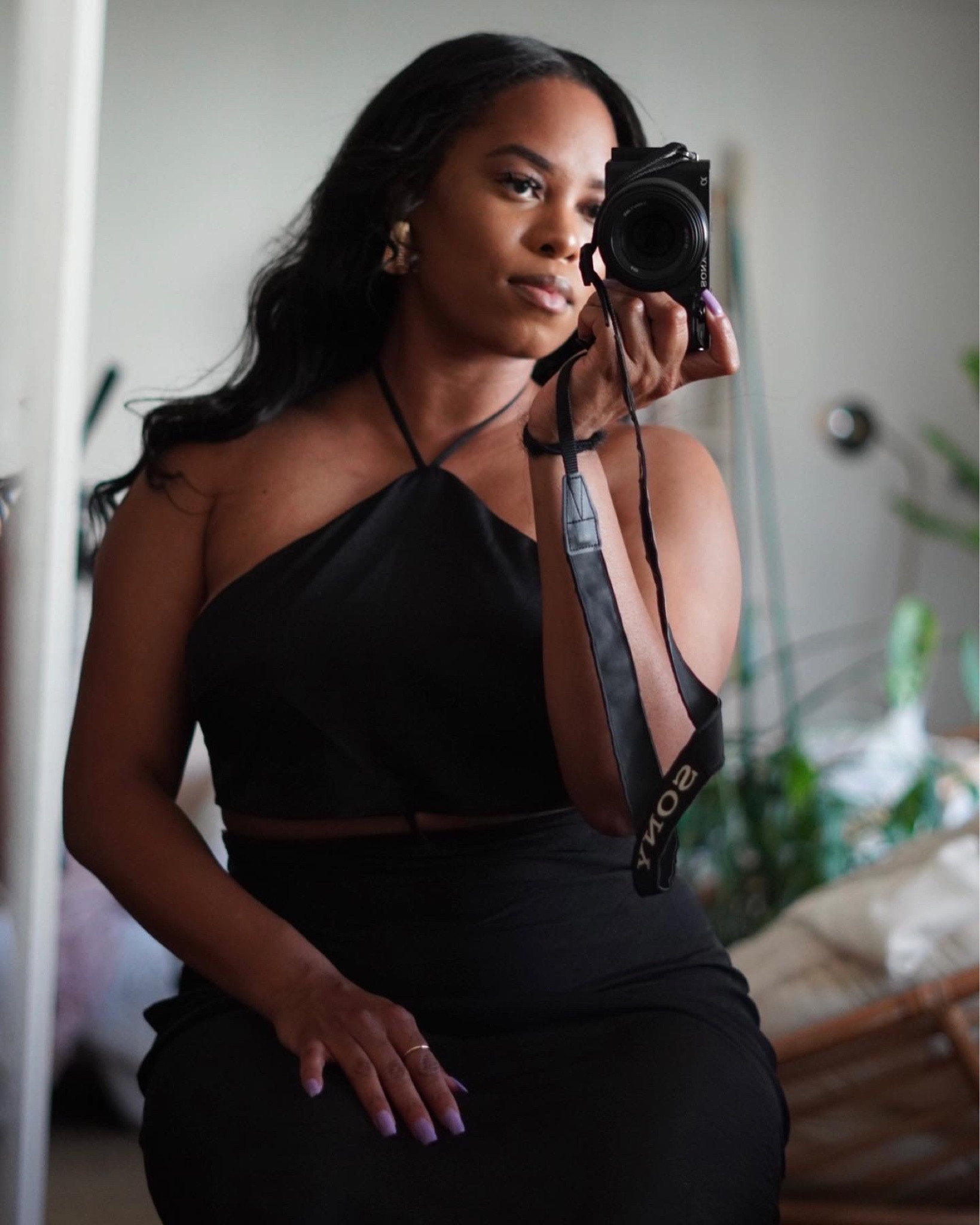 black dress, summer dress, forever 21, halter dress, backless, little black dress 
#midsize 