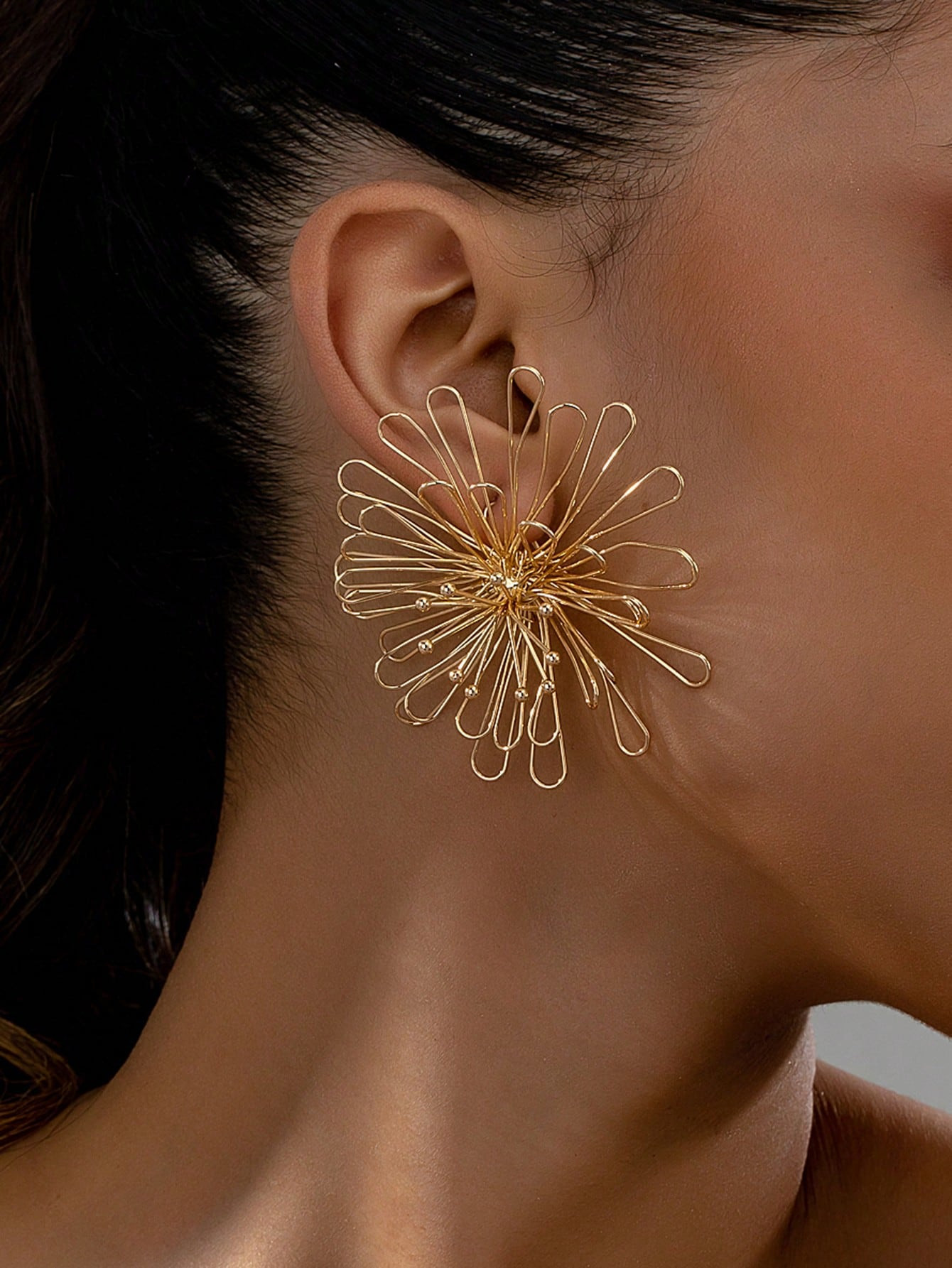 1pair Sweet And Elegant Hollow Flower Metal Stud Earrings For Women, Suitable For Festivals, Birt... | SHEIN