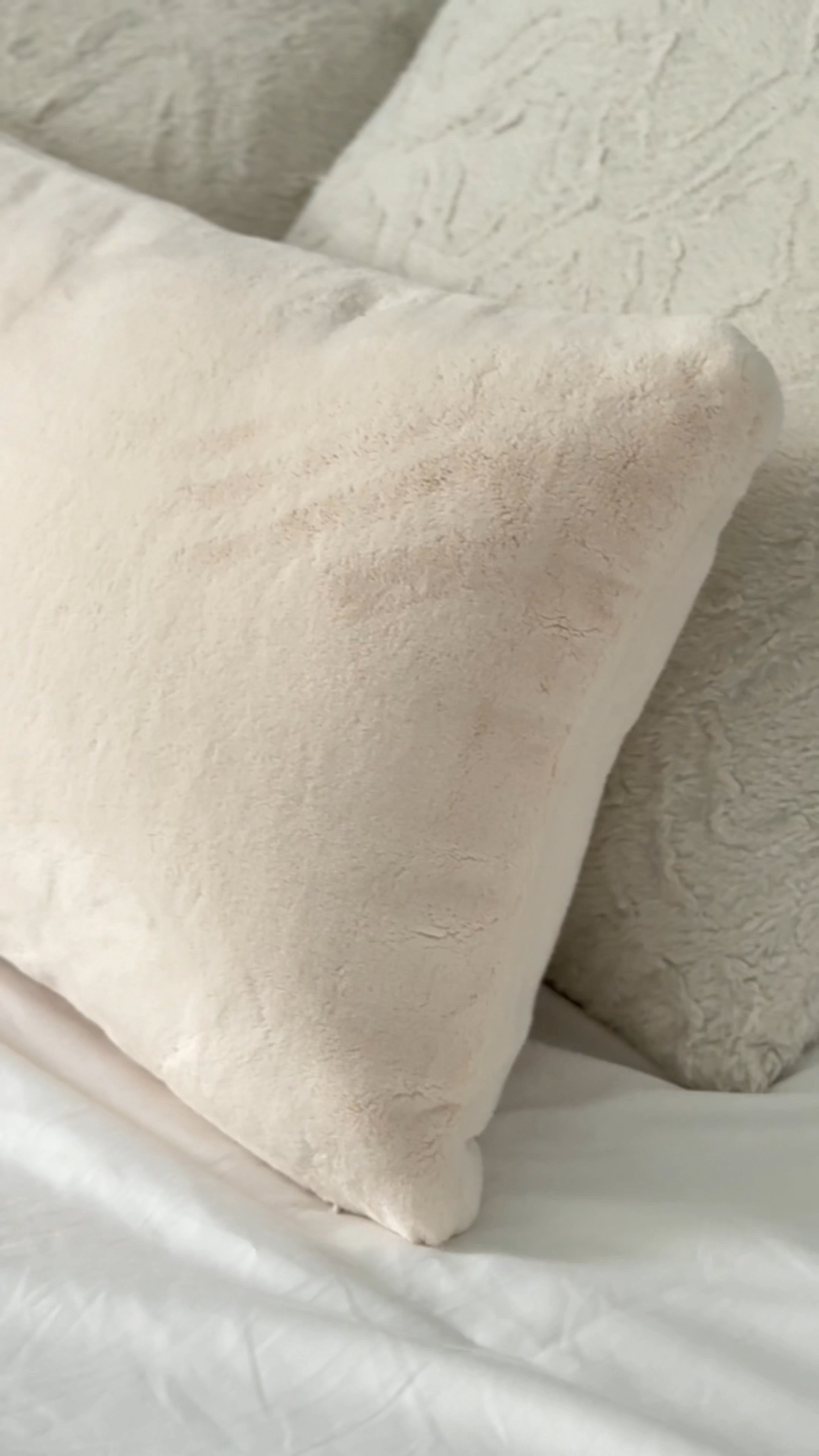 Decor days is here! Fall bedding reset with a cotton sateen fitted sheet and a duvet cover in crisp white color from @HomeDepot #TheHomeDepot #TheHomeDepotPartner. These sheets are so soft and they keep me cool at night!
Fall bedding, queen bedding, bedding refresh, bedroom reset 


#LTKSaleAlert #LTKHome #LTKVideo