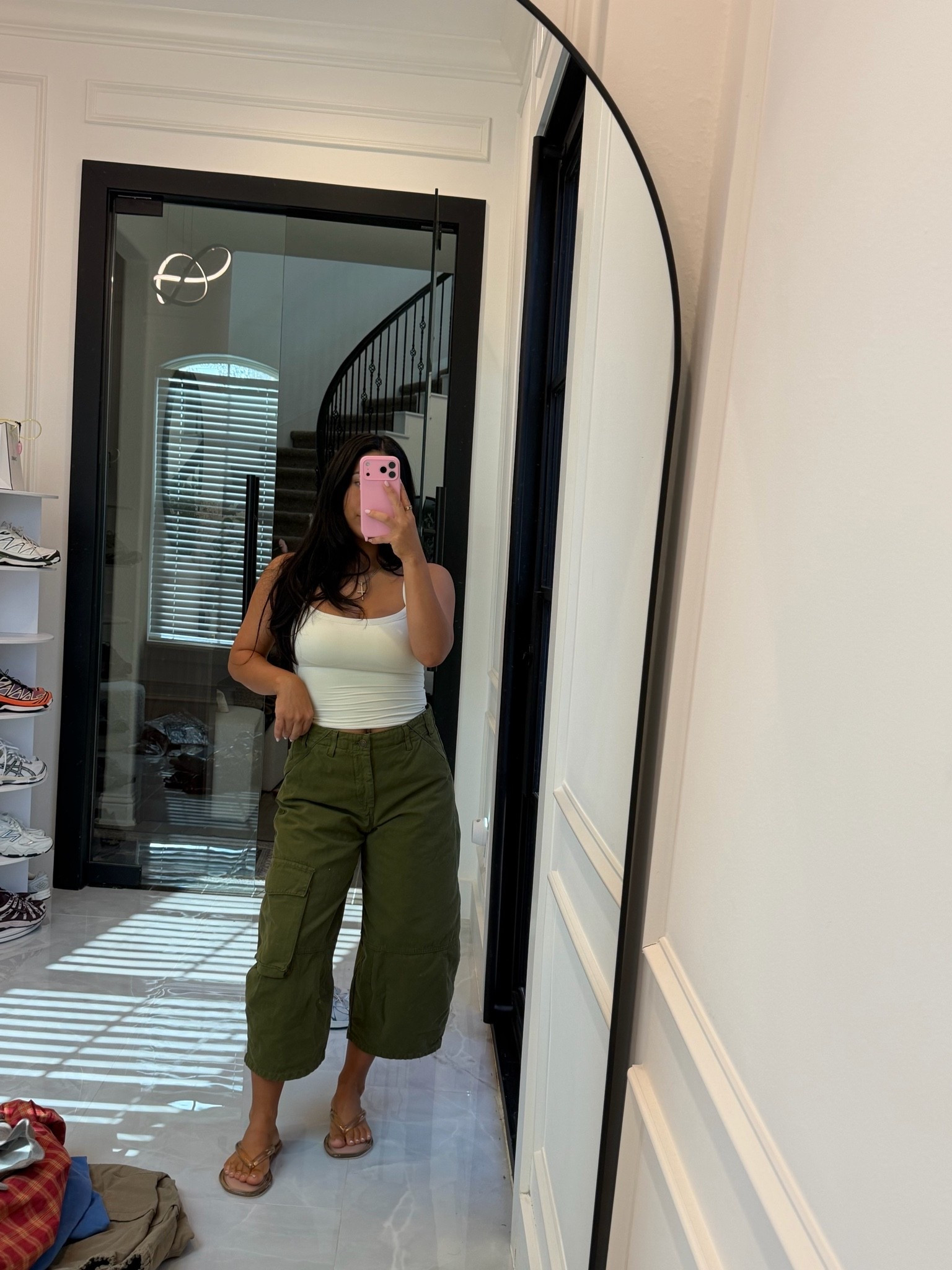 Obsessed with these barrel capris!!!

Zara finds
Zara fashion
Zara fall fashion 
Barrel jeans

#LTKmomlife #LTKootd #LTKgrwm