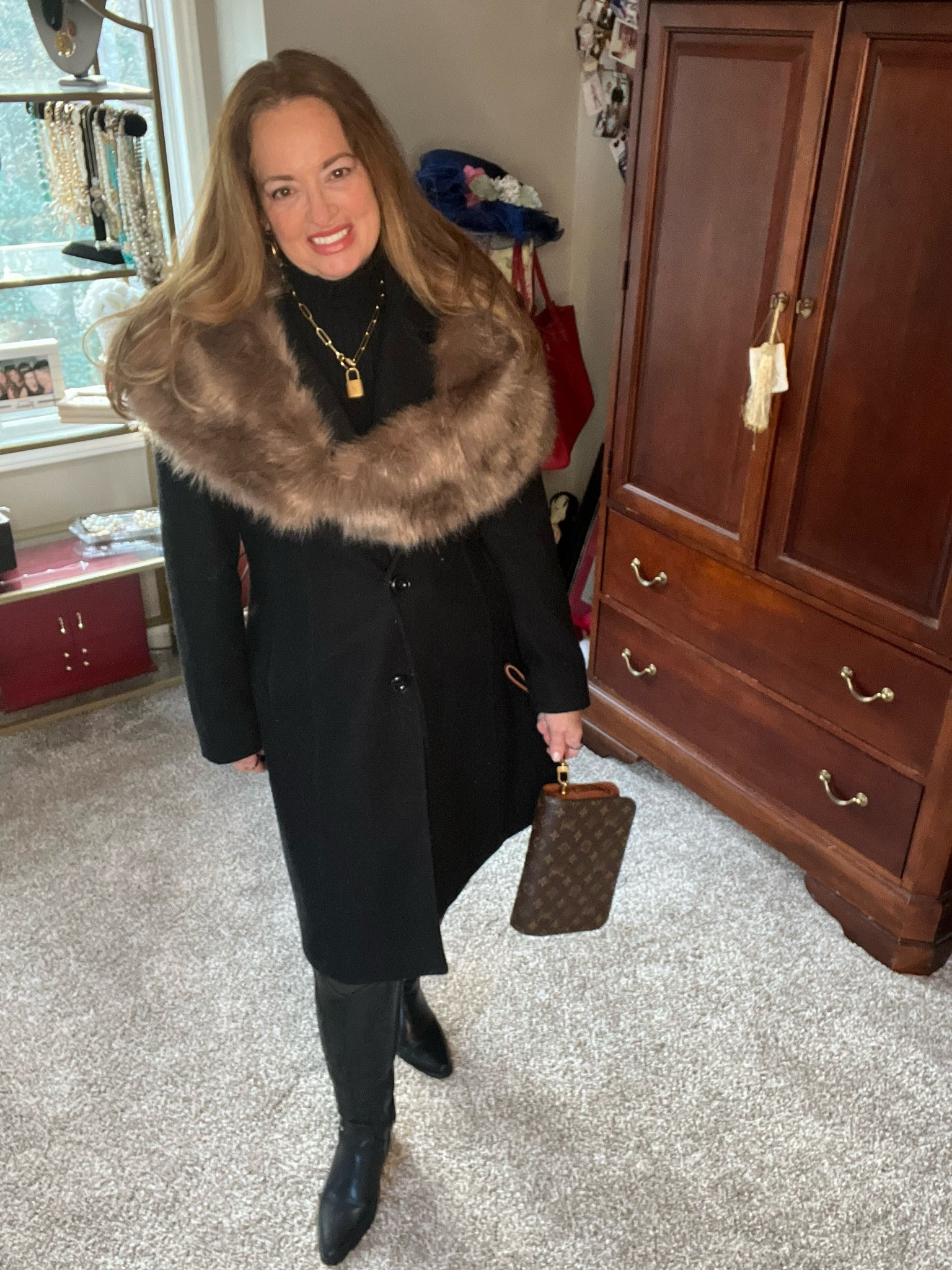 When you are headed to the mountains
For a fabulous dinner and temperatures are so 🥶. You still want to look pulled together with a great coat and a fur stole#LTKGiftGuide 

#LTKSeasonal #LTKshoecrush