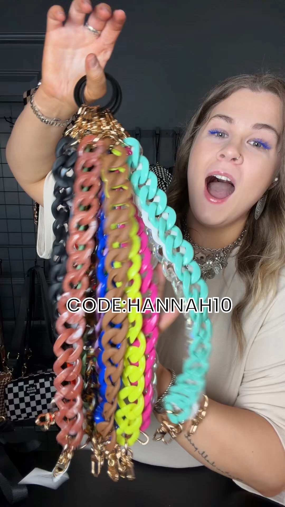 My favorite universal acrylic bag chain 

#LTKPlusSize #LTKMidsize #LTKootd