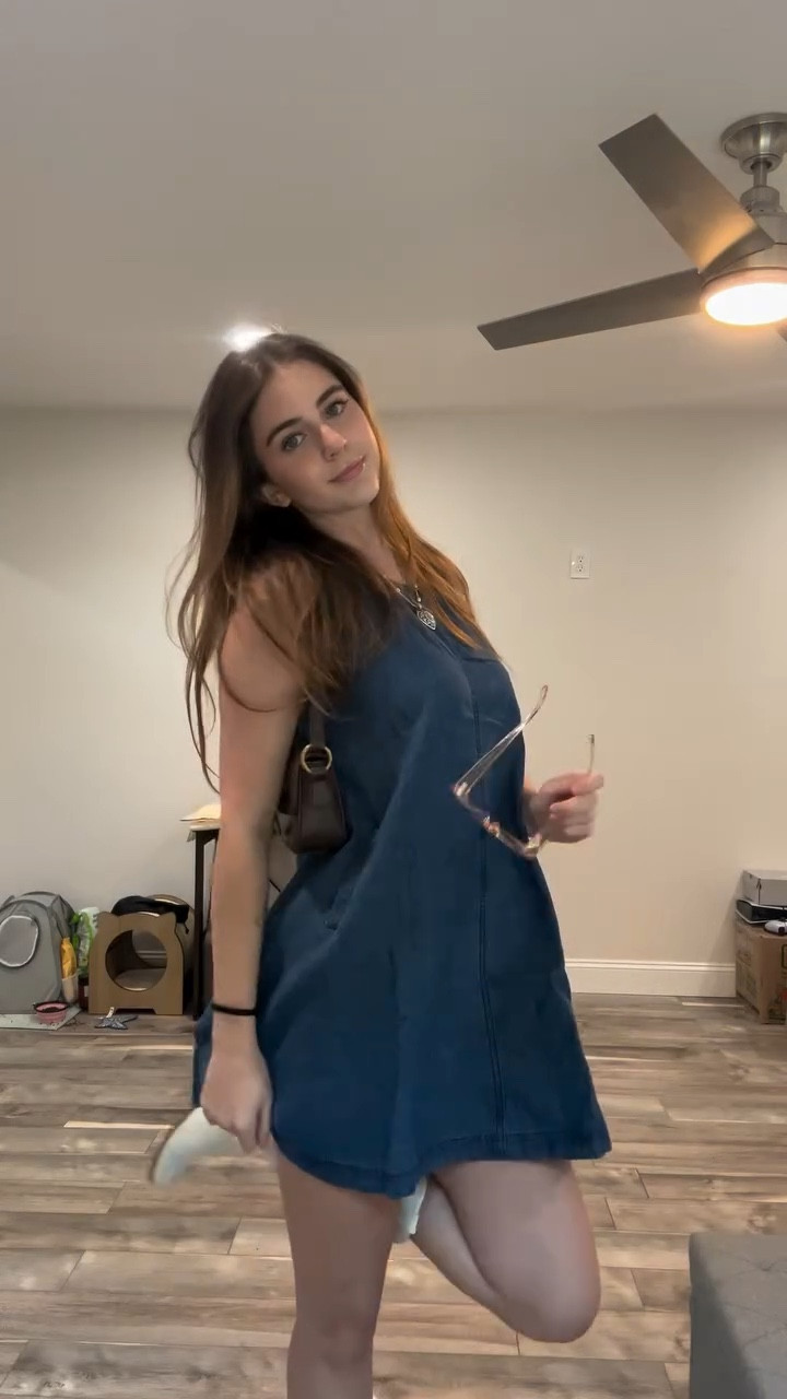 Just a good denim dress kind of day 💙 this one from @keepshowing_official is so easy to throw on and go ☀️

Cute, comfy, and perfect for summer

#Keepshowing