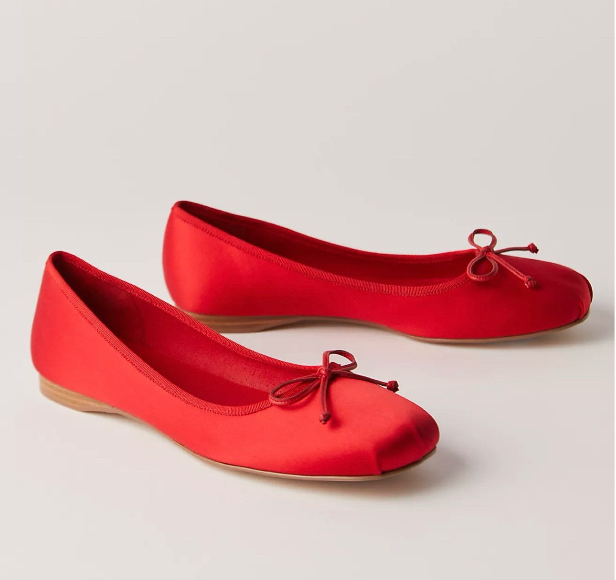 Red satin ballet flats 

#LTKShoeCrush