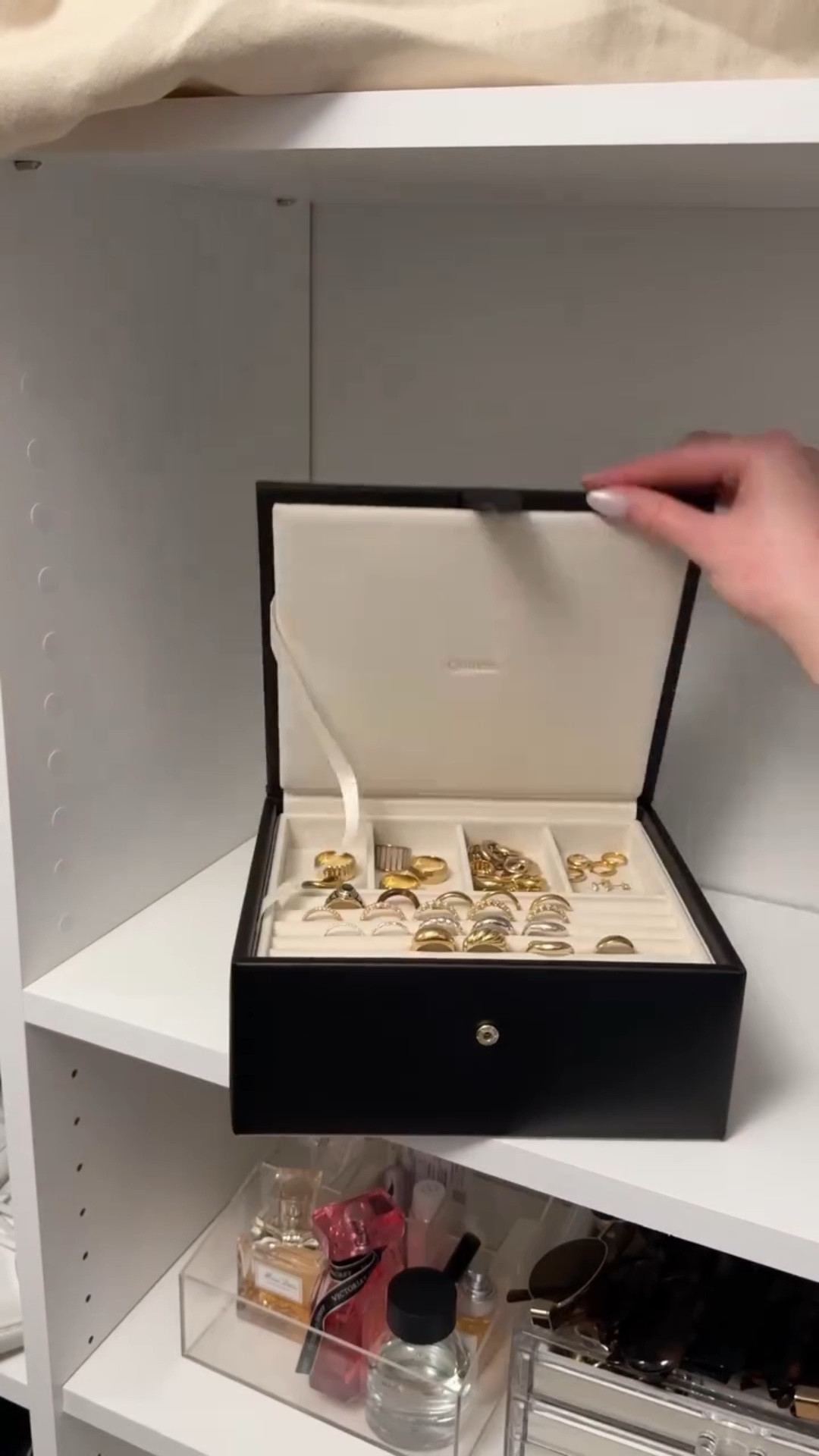 jewelry box of my dreams☁️ @onequince 
•
#jewelrybox #quince #jewelyinspiration #styleinspo