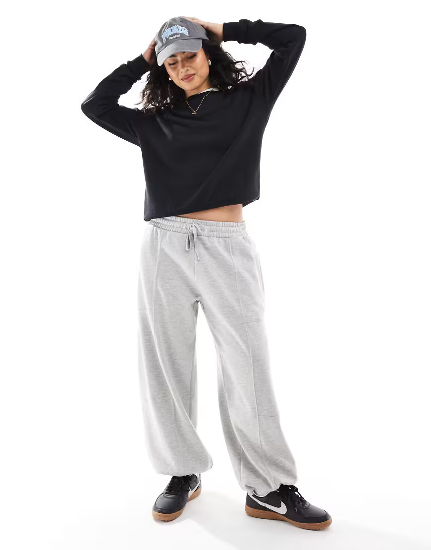 Stradivarius seam front sweatpants in gray | ASOS (Global)