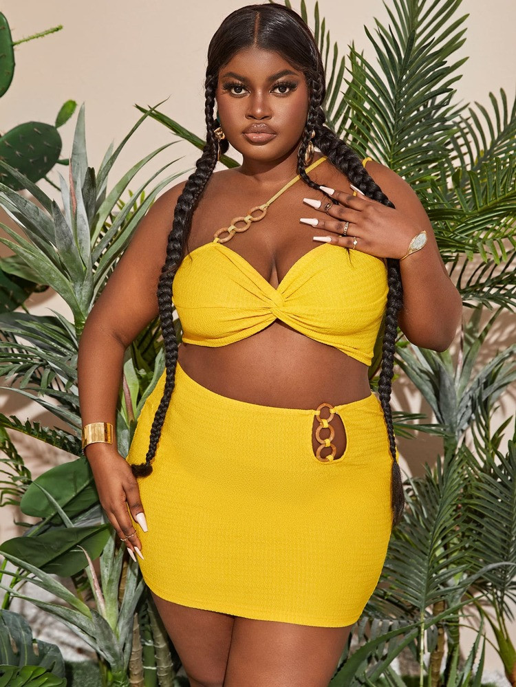 SHEIN SXY Plus O-ring One Shoulder Twist Front Crop Top & Bodycon Skirt | SHEIN