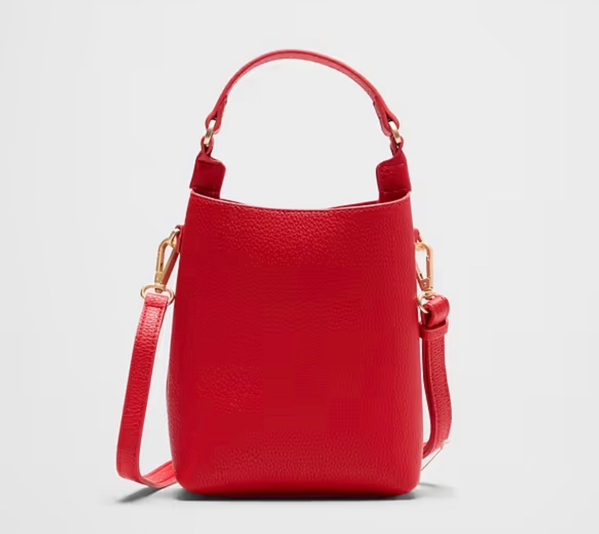 The cutest bag on sale for $37! Also in black a cream. It’s a dupe of a much more $$$$ bag.

#LTKOver40 #LTKSaleAlert