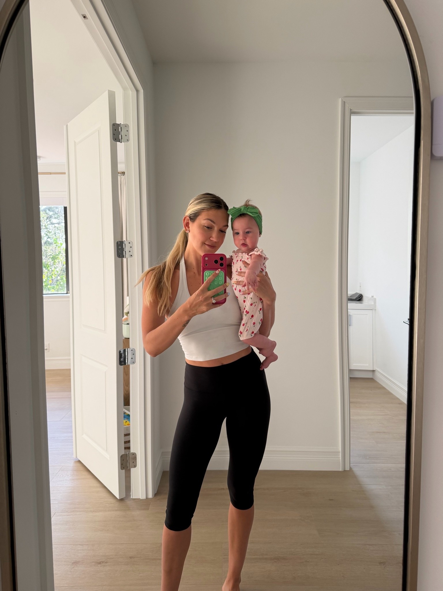 okay I love these crop leggings