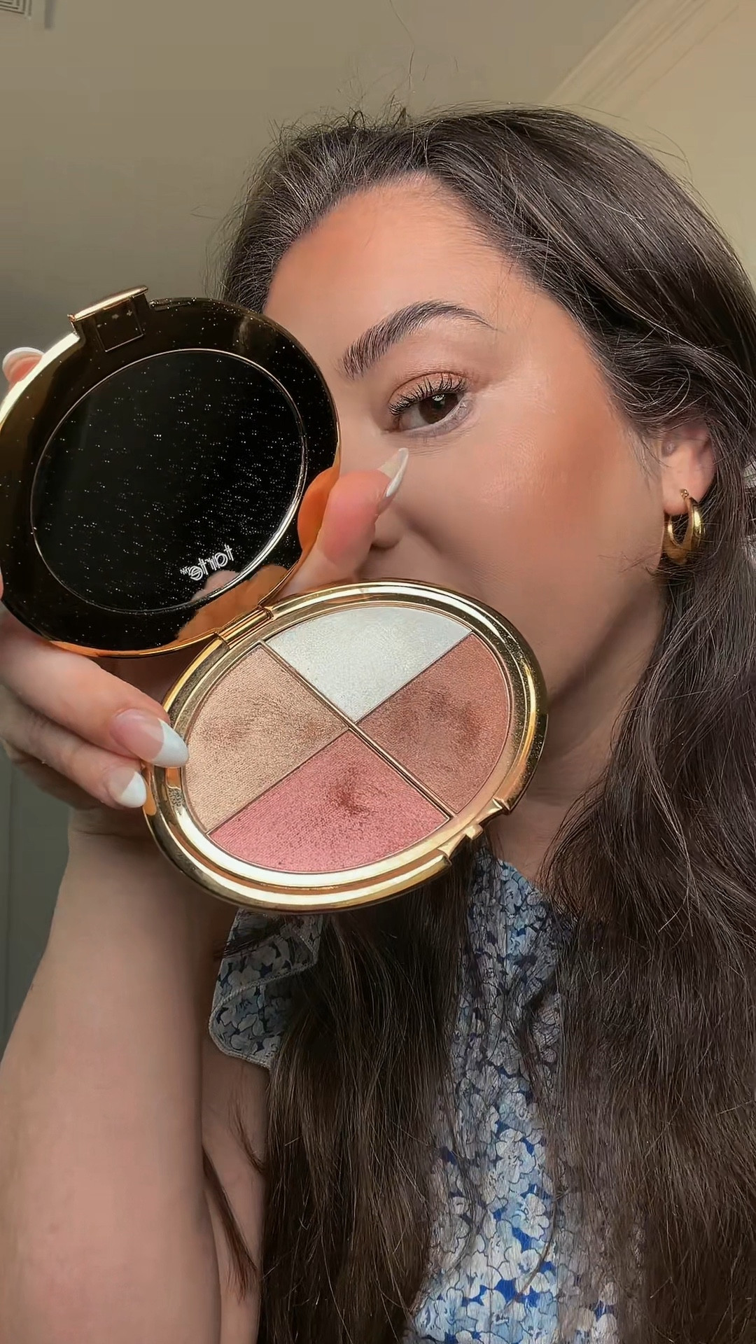 This palette is so functional for so many makeup looks✨🪩 @tarte cosmetics #tartecosmetics #makeuphack #glowymakeup #bronzymakeup #fyp 

#LTKootd #LTKBeauty #LTKselfcare