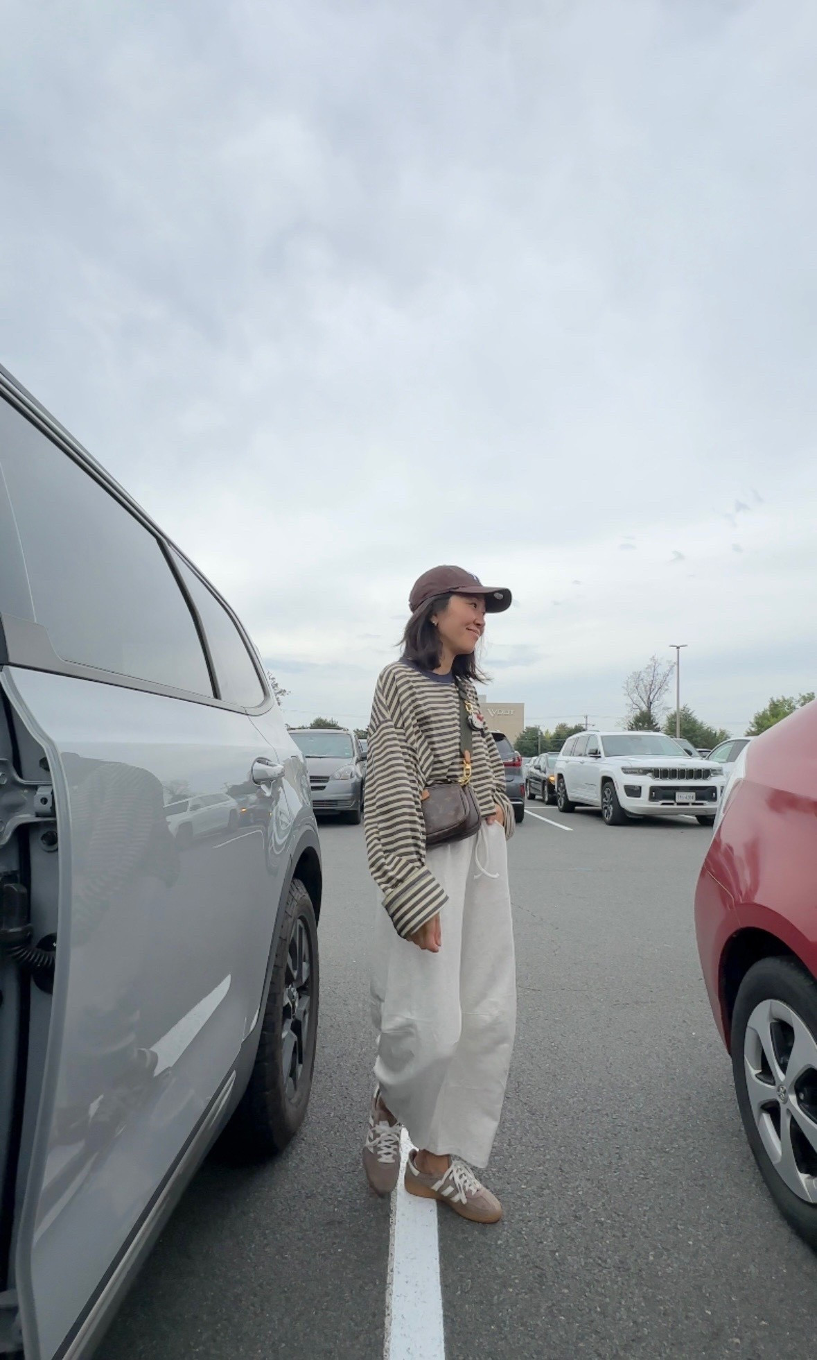 sweatpants - XS
top - M