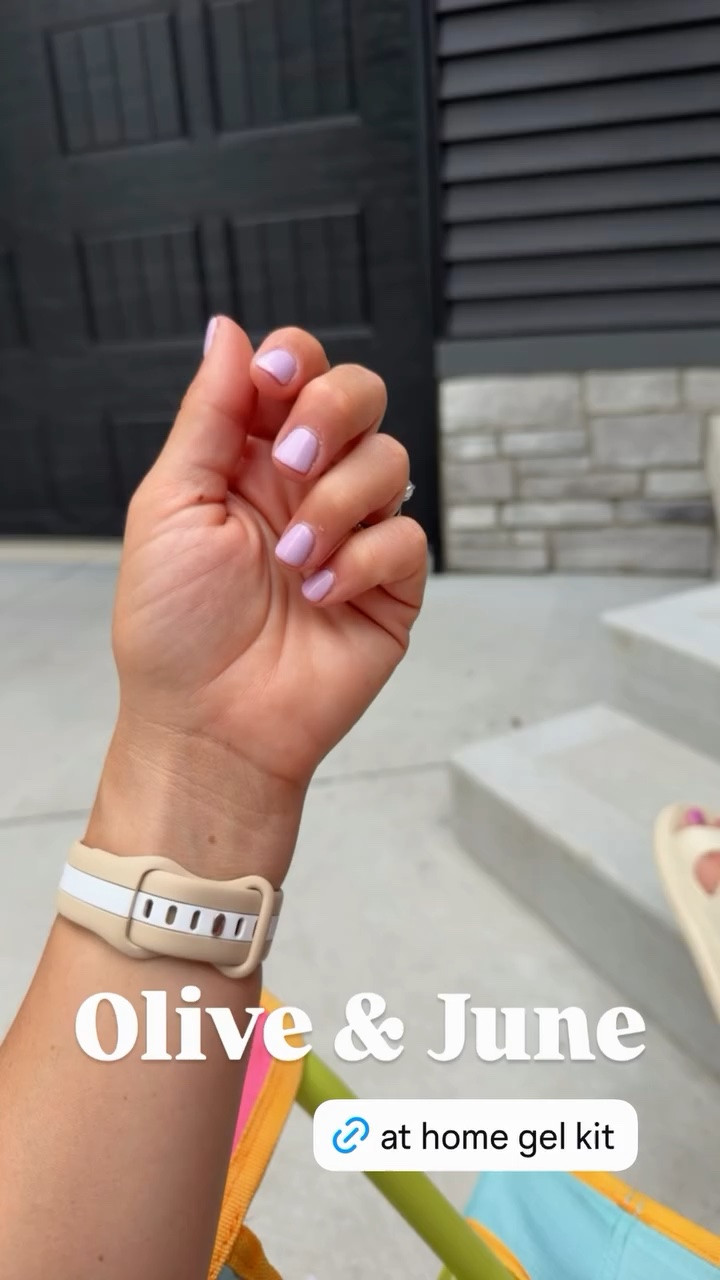 Olive & June at home gel mani kit