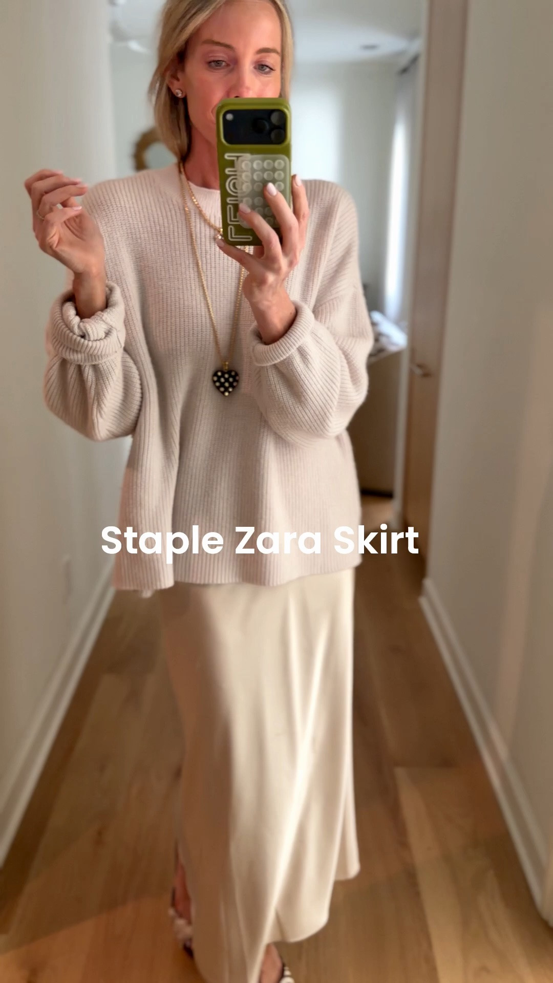 XS skirt
L sweater