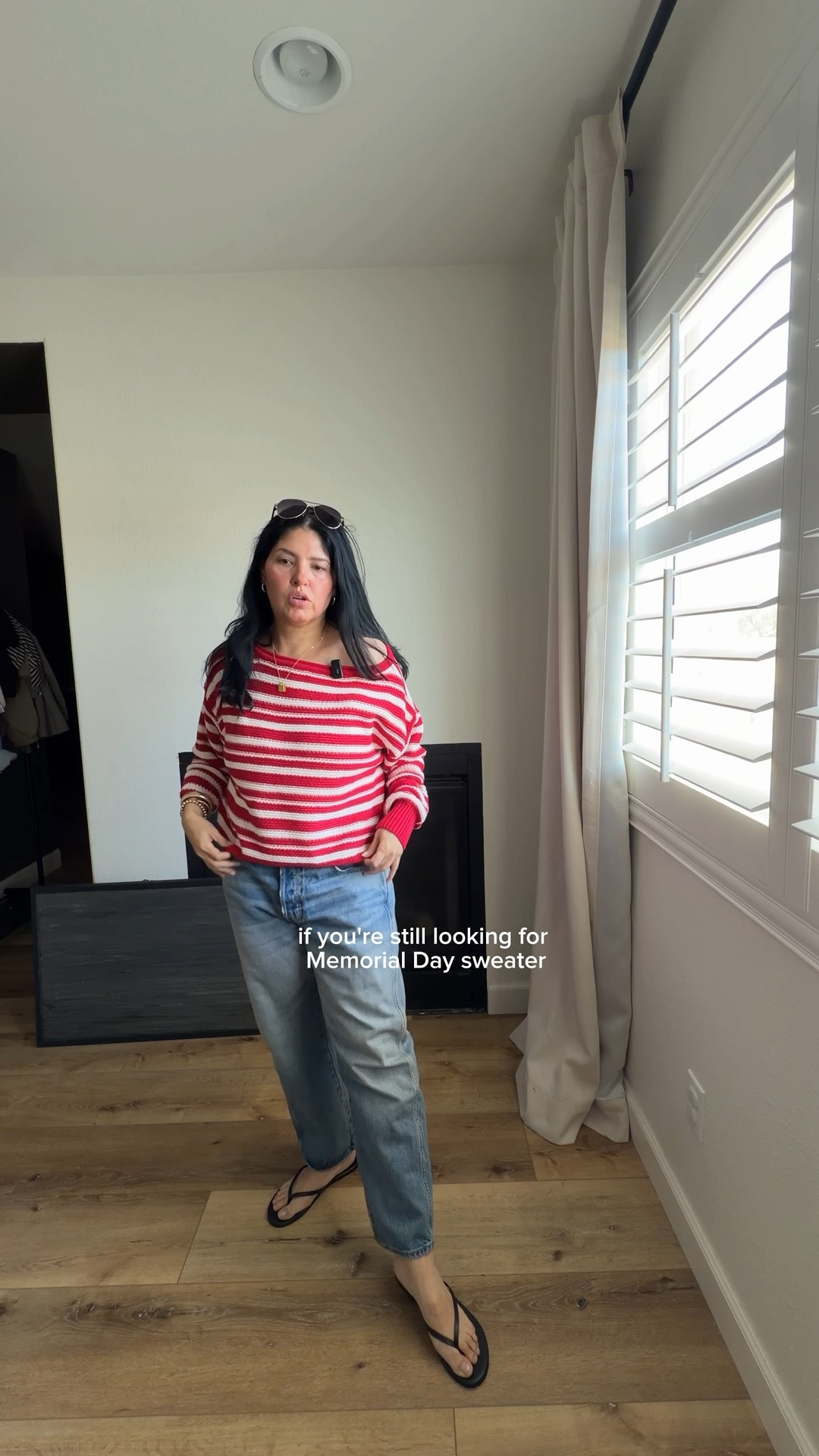Minimal Memorial Day sweater | Minimal 4th of July Sweater find

I’m wearing a medium. It’s nice quality and not too bulky, so you can wear it over your shoulder as well.