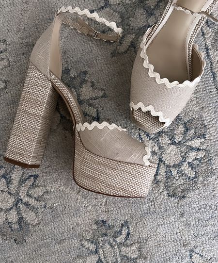 If you haven’t snagged these on sale yet you must! So good! Comfortable and so chic! 

Sale shopping 
Summer shoe
Platform sandal 

#LTKSaleAlert #LTKSeasonal #LTKShoeCrush