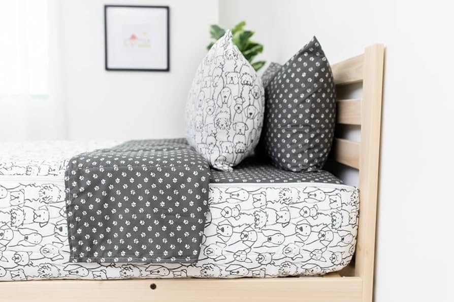 Beddy's Puppies Dogs Kids Durable Zipper Bedding, Bed in a Bag, White Sheets and Comforter with P... | Amazon (US)