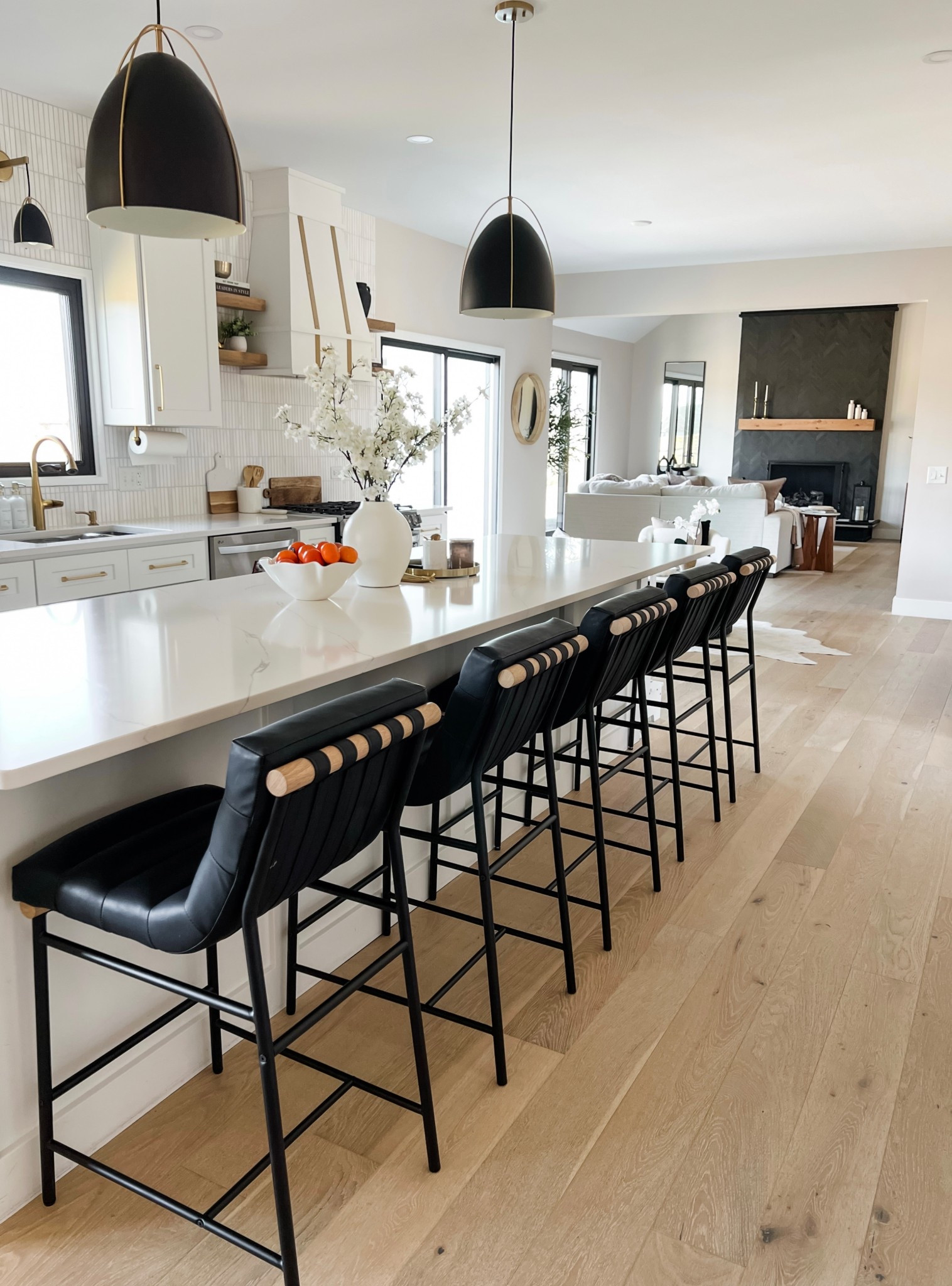 Black + white kitchen.

#LTKOver40 #LTKFindsUnder100 #LTKHome