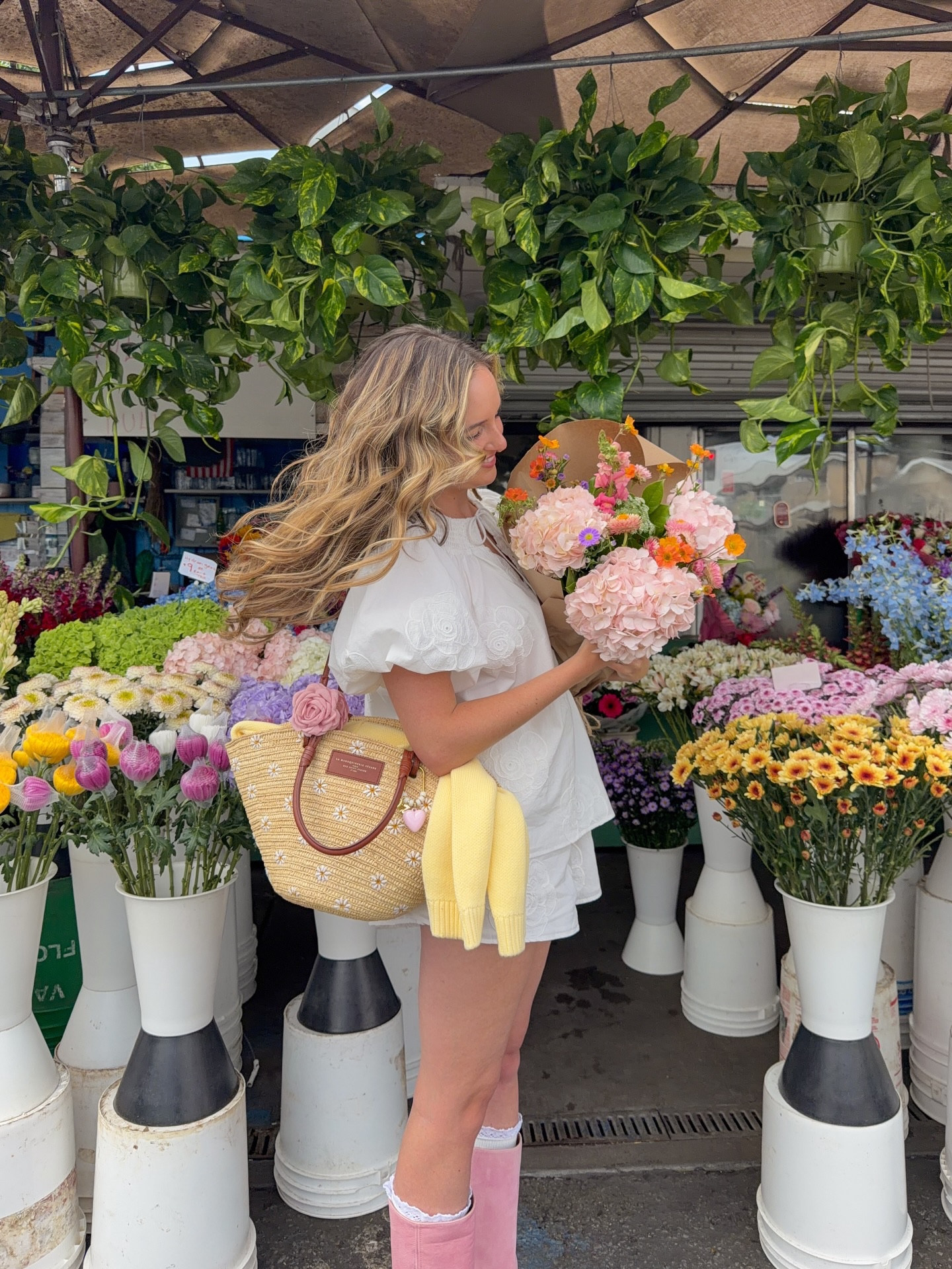 sundays are for buying yourself flowers !!! 🌸🌼🌷💅🏻