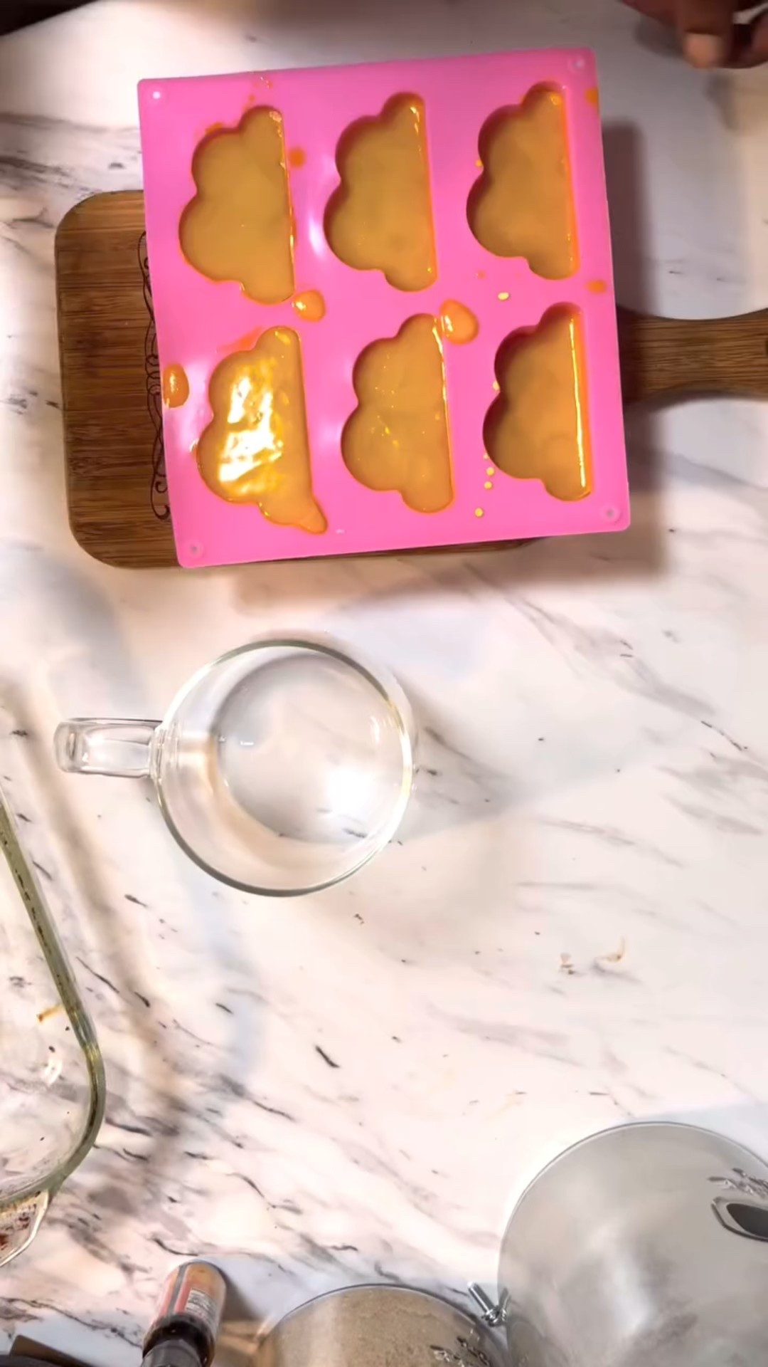 This immunity boosting tea bomb recipe is a powerhouse of health benefits! 🍋🌿 

It can help boost your immune system, aid digestion & reduce inflammation.

Lemon, ginger, turmeric, cinnamon & ACV can be soothing and beneficial for colds. 🤧

Apple cider vinegar has antimicrobial properties and can help soothe a sore throat. 
Some people also find that it helps with congestion and sinus issues.

The combination of these ingredients can help boost your immune system, provide relief from congestion, and soothe cold/flu symptoms ✨

RECIPE:
2 lemons peeled
Bunch of fresh ginger 
2 tbsp of turmeric 
1 tbsp of black pepper 
1 tbsp cinnamon
2 tsp of apple cider vinegar 
Honey (more if you like sweeter tea)
3 cups water - spring or coconut water 
Optional for flu: one head of garlic peeled + 1 tsp of cayenne 

Stay healthy & share/ Follow me for more tips on how to live the holistic way ✨🌿💚
•
•
•
#cold #flu #immunity #immunesupport #tea #tealover #holistichealth #holisticwellness #naturalremedies #holisticwellnesscoach

#LTKdayinmylife #LTKSeasonal #LTKmorningroutine