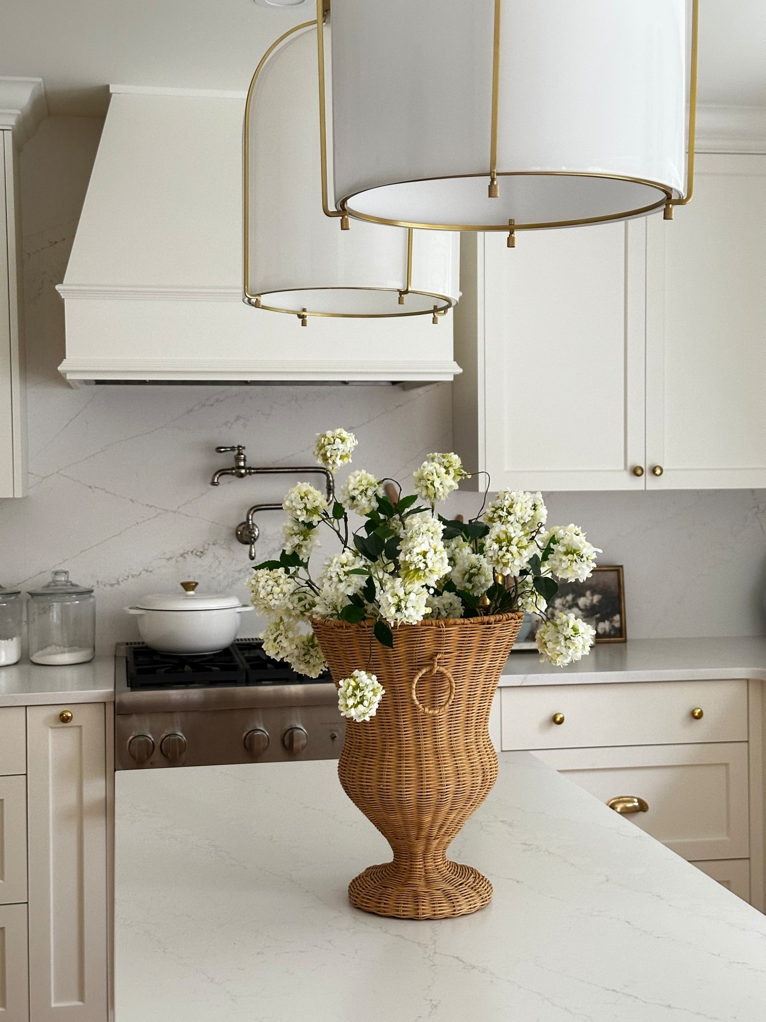 Spring clean kitchen faves 🤍

Home refresh, home decor, kitchen inspo#LTKspring 

#LTKcanada #LTKcasa