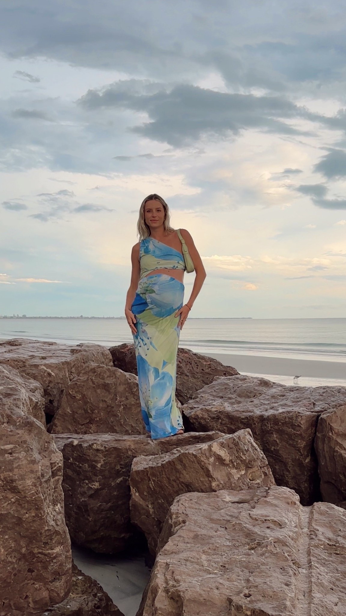 Bump friendly floral dress for summer 

#LTKFindsUnder100 #LTKSeasonal #LTKBump