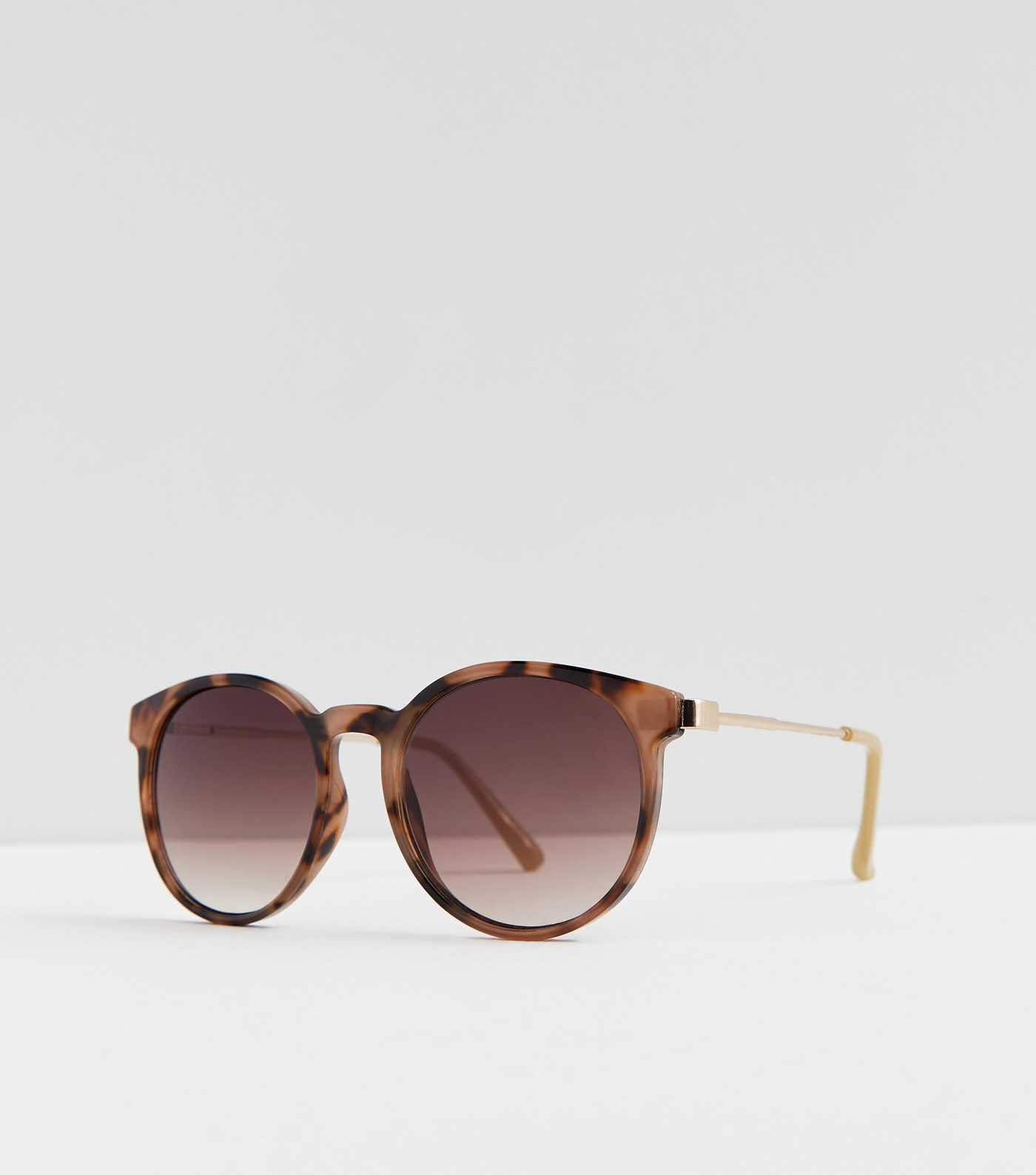 Brown Tortoiseshell Effect Round Frame Sunglasses | New Look | New Look (UK)
