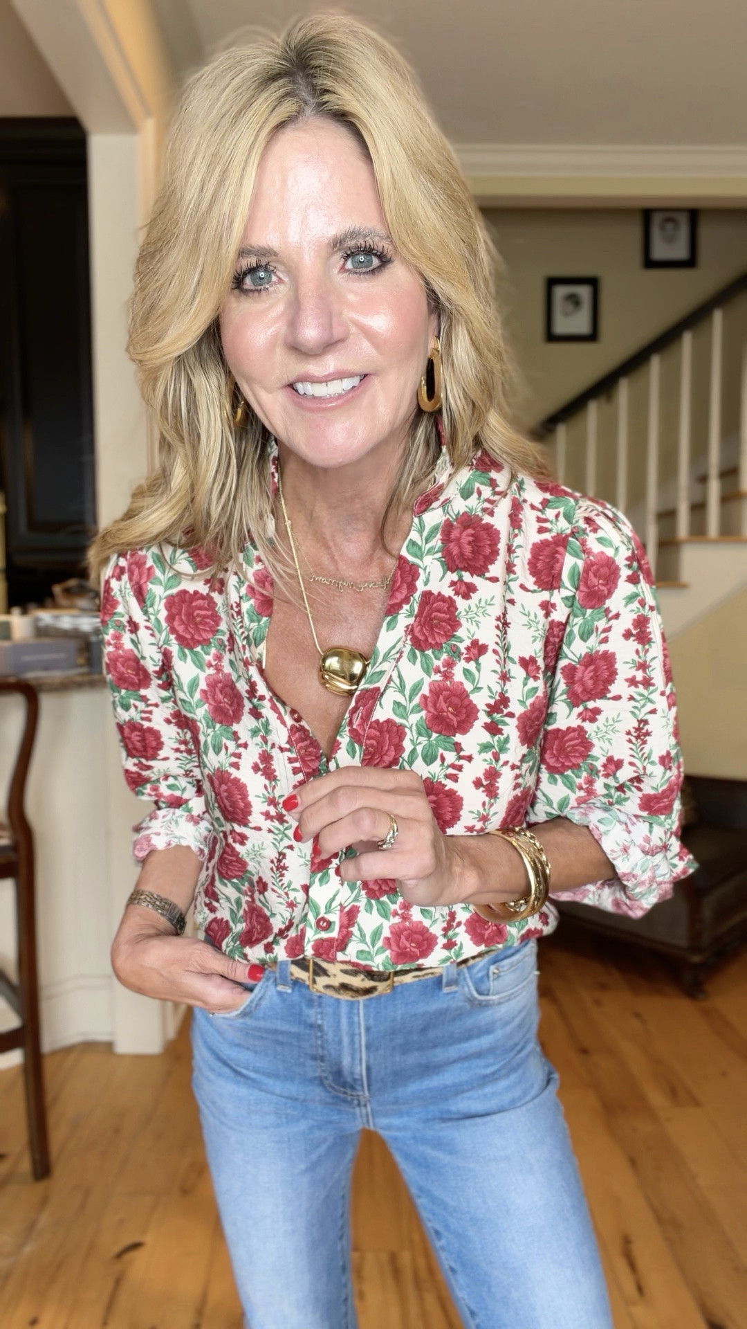 Your cropped jeans should hit just above your ankle bone at the smallest part of your ankle. Too short—cuts your legs off. Too long? Confusing. Is she wearing highwaters or are they supposed to be cropped.

I’m in XS in the blouse and a 25 in all of the jeans.

@Avara

#LTKOver40 #LTKootd #LTKstorytime