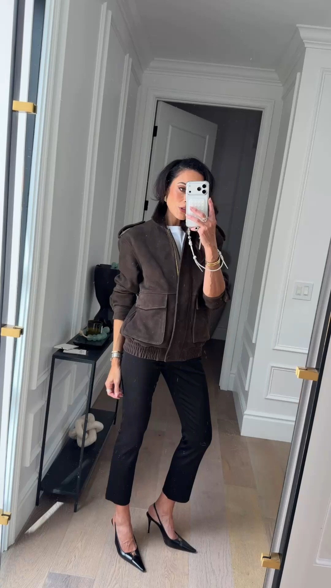 Fall style…




Aritzia, fall, jacket, satin

#LTKSeasonal #LTKOver40