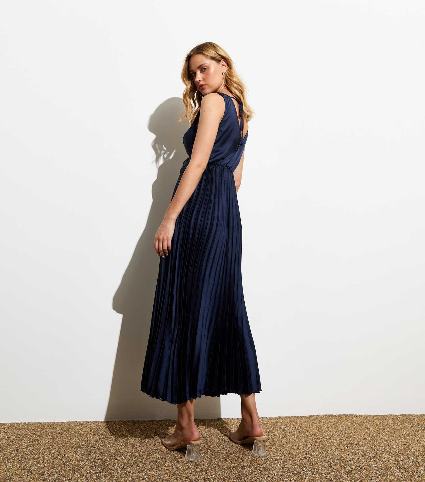 Navy Twist Front Pleated Maxi Dress | New Look | New Look (UK)