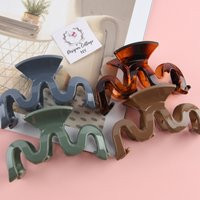 Wavy Hair Claw, Medium Size, Minimalist Acrylic Claw, Stylish Accessories For Women, Simple Clamp | Etsy (US)