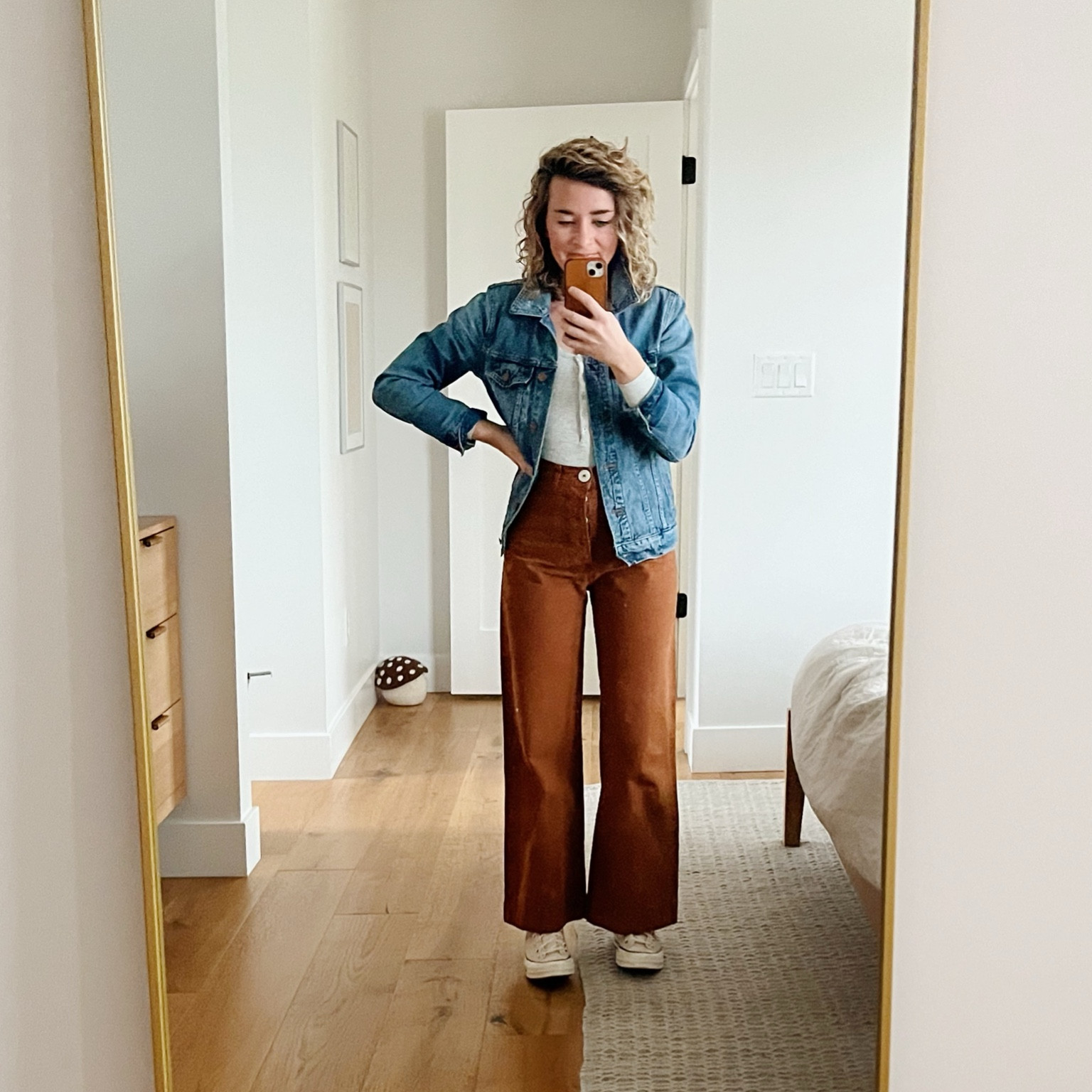 Another day, pretty much the same outfit. 😎