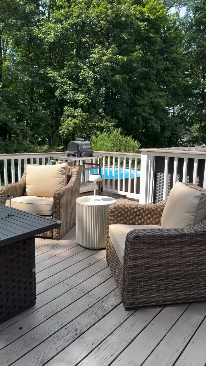 Patio Must Haves - Cooler Side Table de @veradek es todo lo que necesitas para disfrutar del verano en tu patio ☀️ 🍹 

Comenta “Shop” para enviarte el link ✨

#patiomusthaves #patiocooler #aestheticcooler #aesthetic #patioinspo #summertime #summercooler