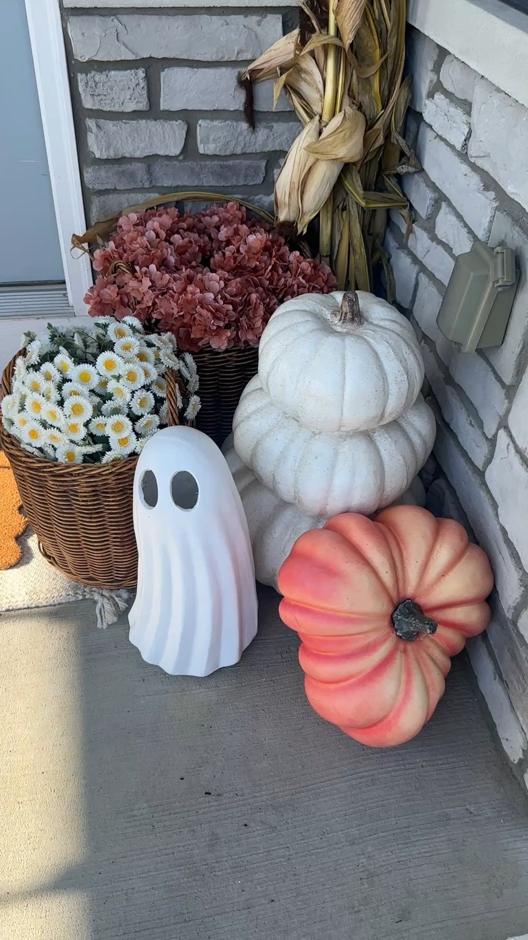 Halloween porch, Halloween decor, fall porch, faux pumpkins, faux mums 

#LTKHome #LTKHalloween #LTKSeasonal