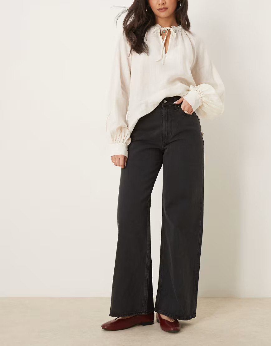 Abercrombie & Fitch - Jeans met hoge taille en wijde pijpen in zwart | ASOS (Global)