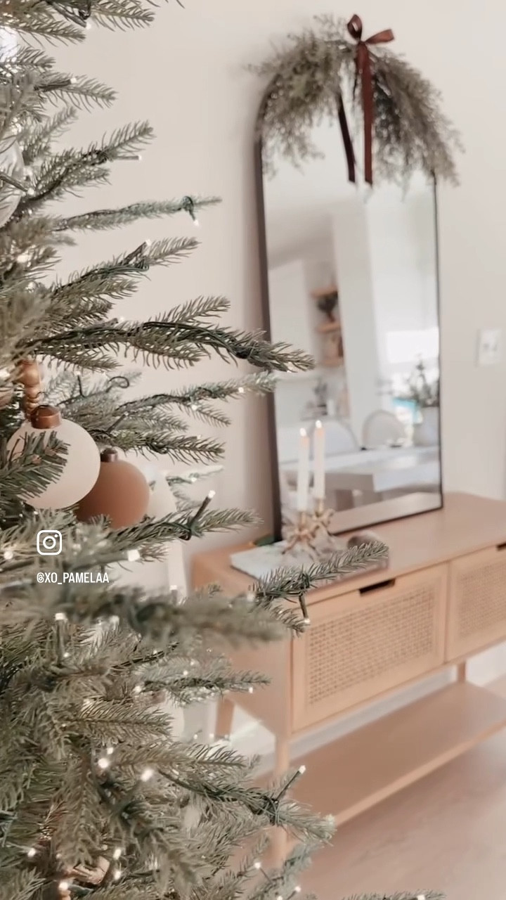 Holiday Mirror DIY Garland 🎄🤎

#LTKHome #LTKSeasonal #LTKHoliday