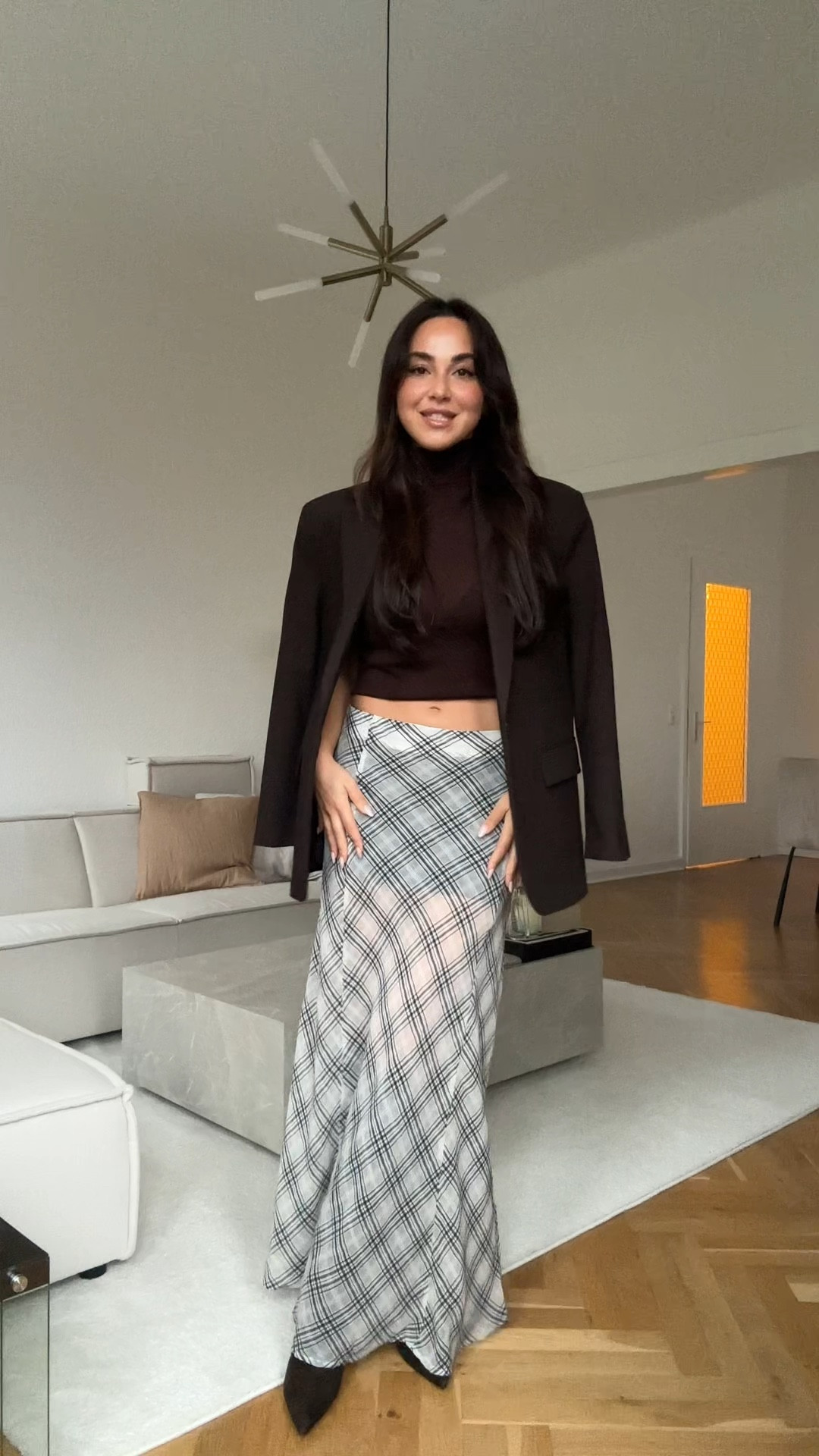 Herbst Outfit mit einem transparenten Maxi Rock und Wildleder Stiefeln. All Brown 🤎

#LTKautumn #LTKstyletip #LTKdeutschland