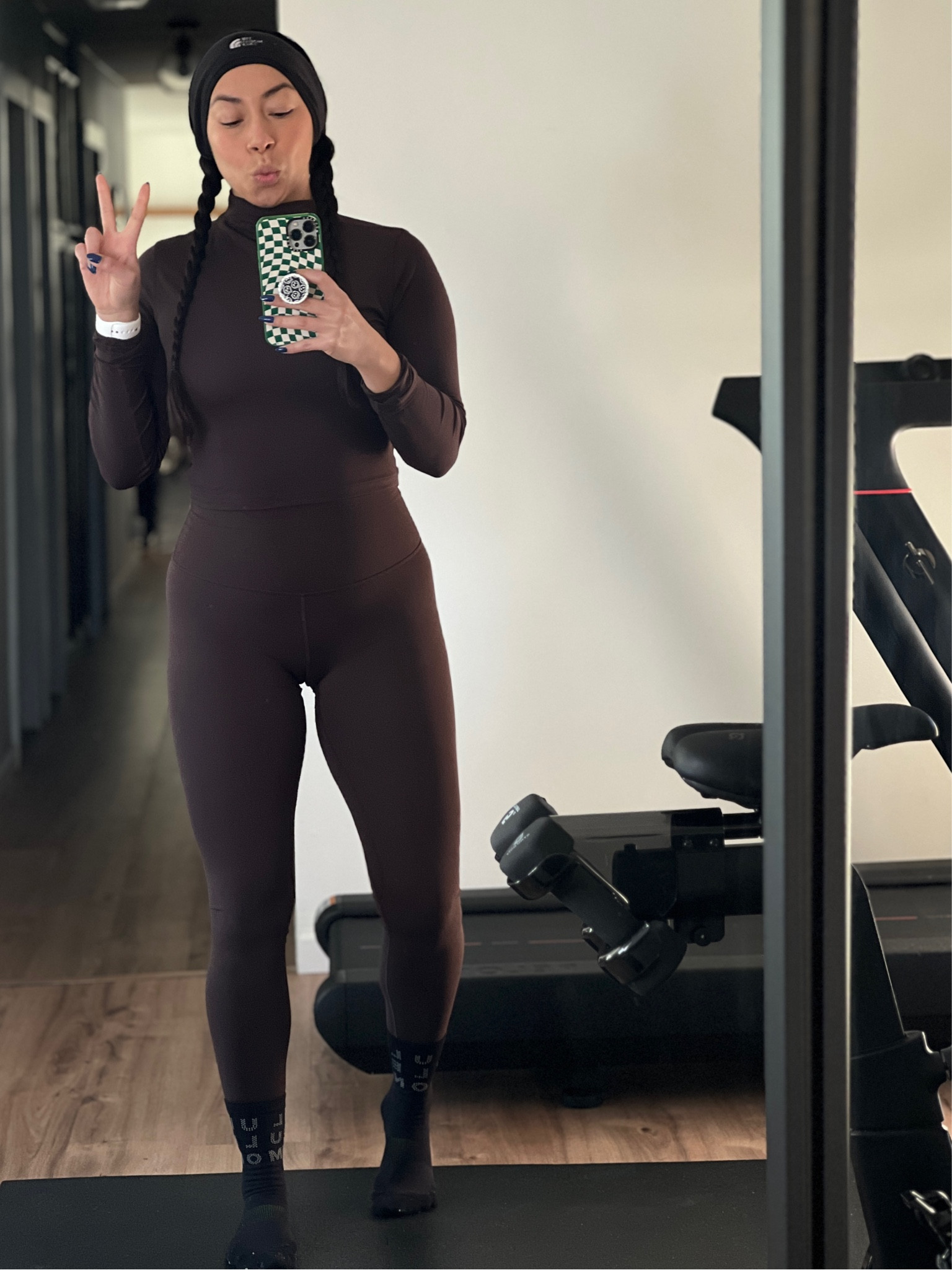 I love a monochromatic workout outfit! Especially an espresso monochromatic workout outfit!!! 

#LTKstyletip #LTKfitness #LTKSeasonal