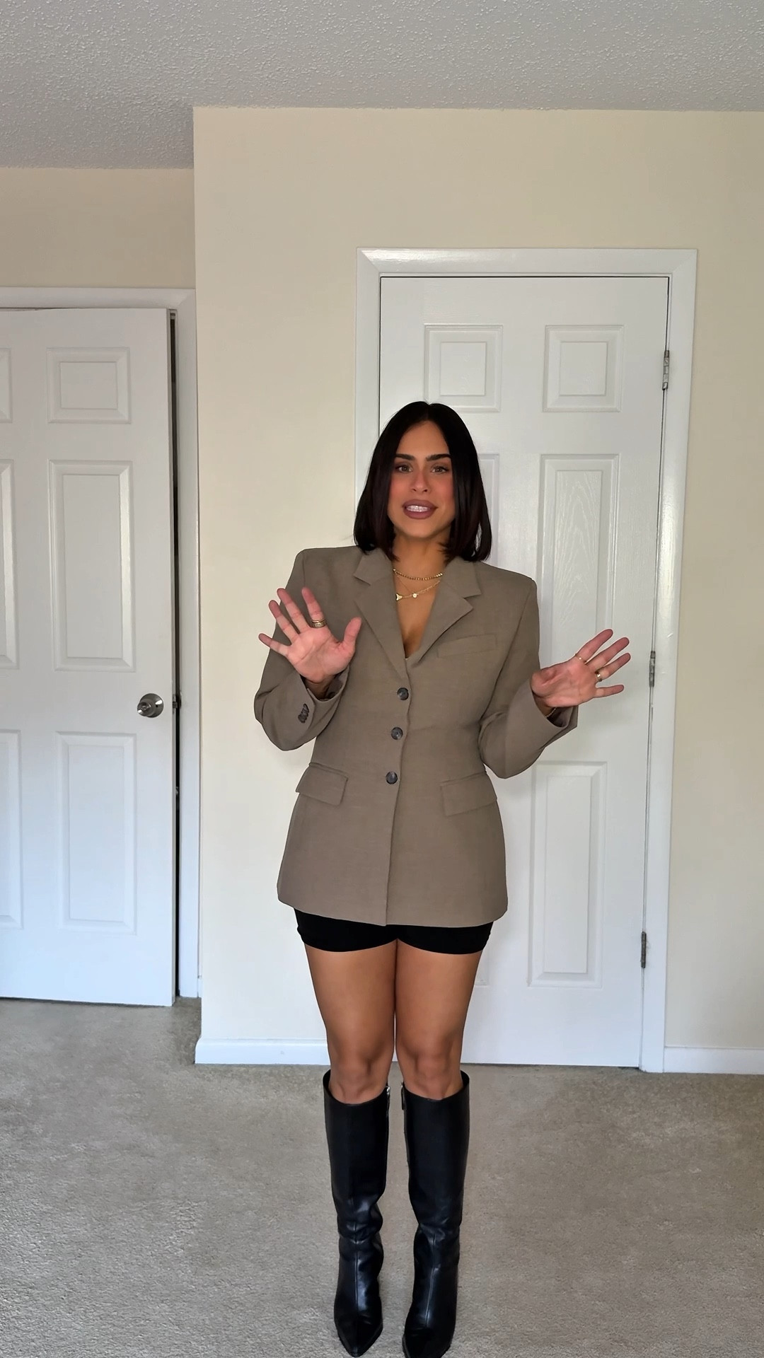 Do I look like a female founder? Structured blazer is so good  

#LTKStyleTip
