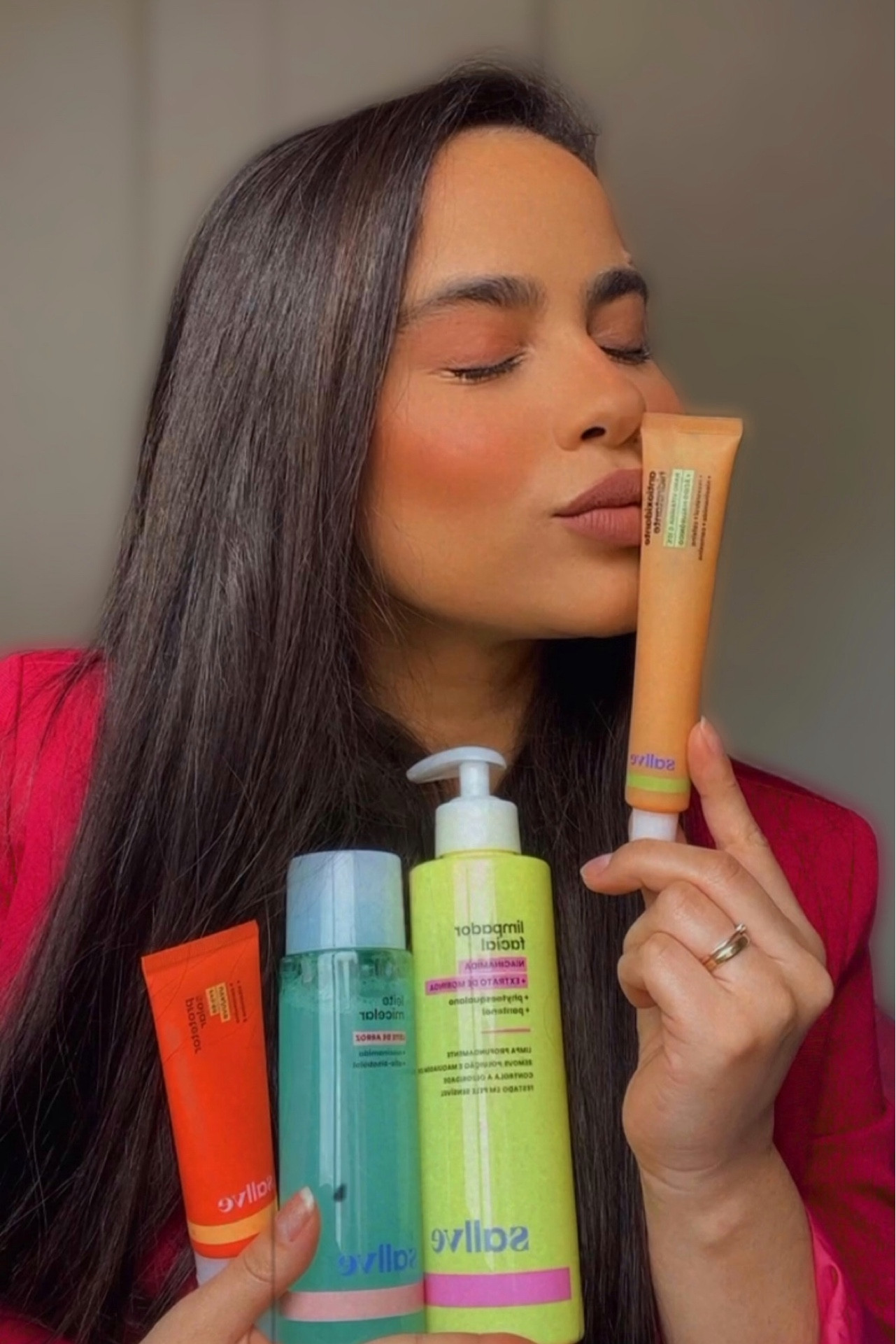 Quem ama estar maquiada, precisa entender que cuidar da pele é fundamental. Esses são meus produtos favoritos na hora do skincare @sallve || cupons ativos:
- 30NAPRIMEIRA:  R$30,00 para compras acima de-R$99,00 - válido para a  primeira compra.
-PRAVC10: 10%OFF
-TRIOPODEROSO: R$30 reais de desconto em compras acima de R$150.

#LTKbrasil #LTKbeauty