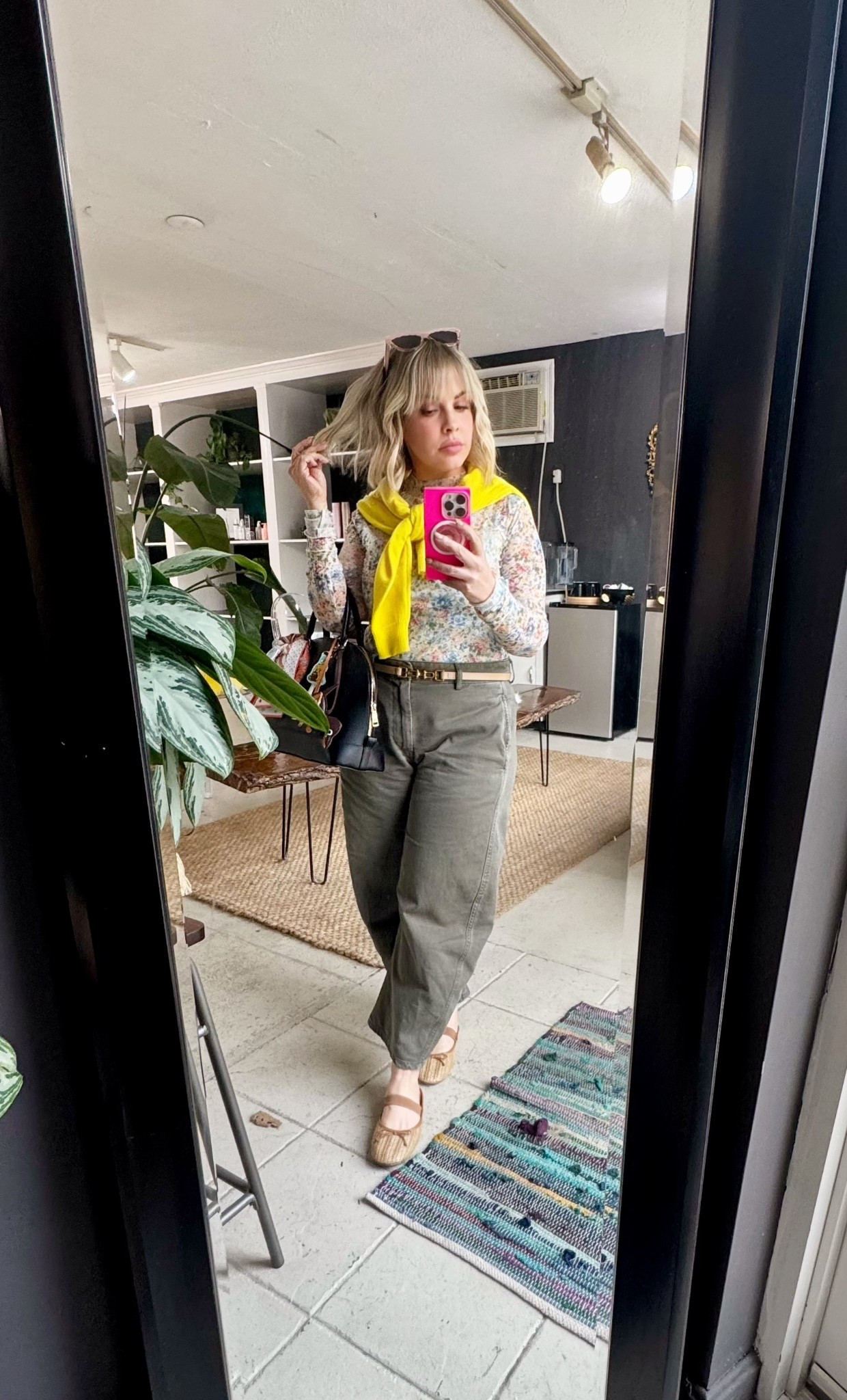 spring outfits 2026 💛

@Target @gapstyle @VICI @coach  

Haircut bob cut barrel pants spring top 

#LTKSaleAlert #LTKdayinmylife #LTKPetite