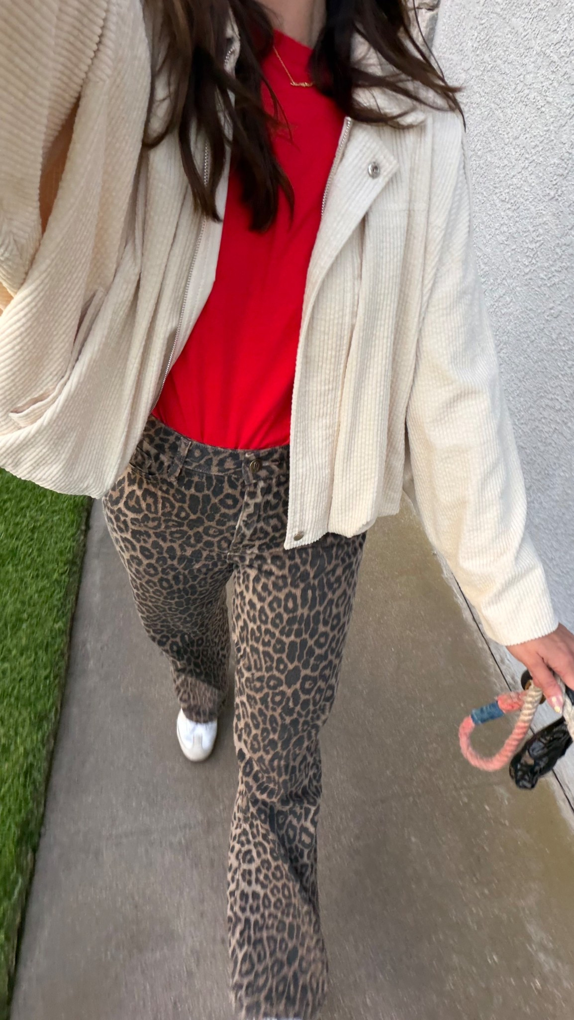 this color story🤌🏼 also these leopard jeans are probably one of my top 5 favorite items in my closet!! 