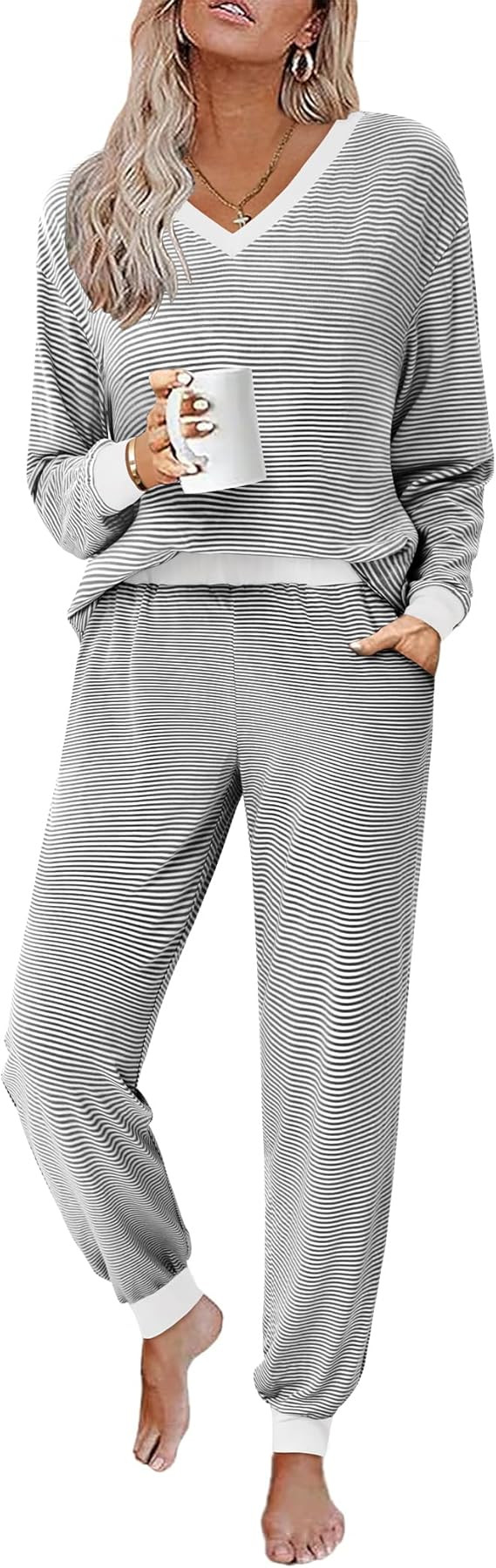JUSTFASHIONNOW Women's Pajama Sets 2 Piece Striped Lounge Sets Long Sleeve Top and Pants Soft Sle... | Amazon (US)