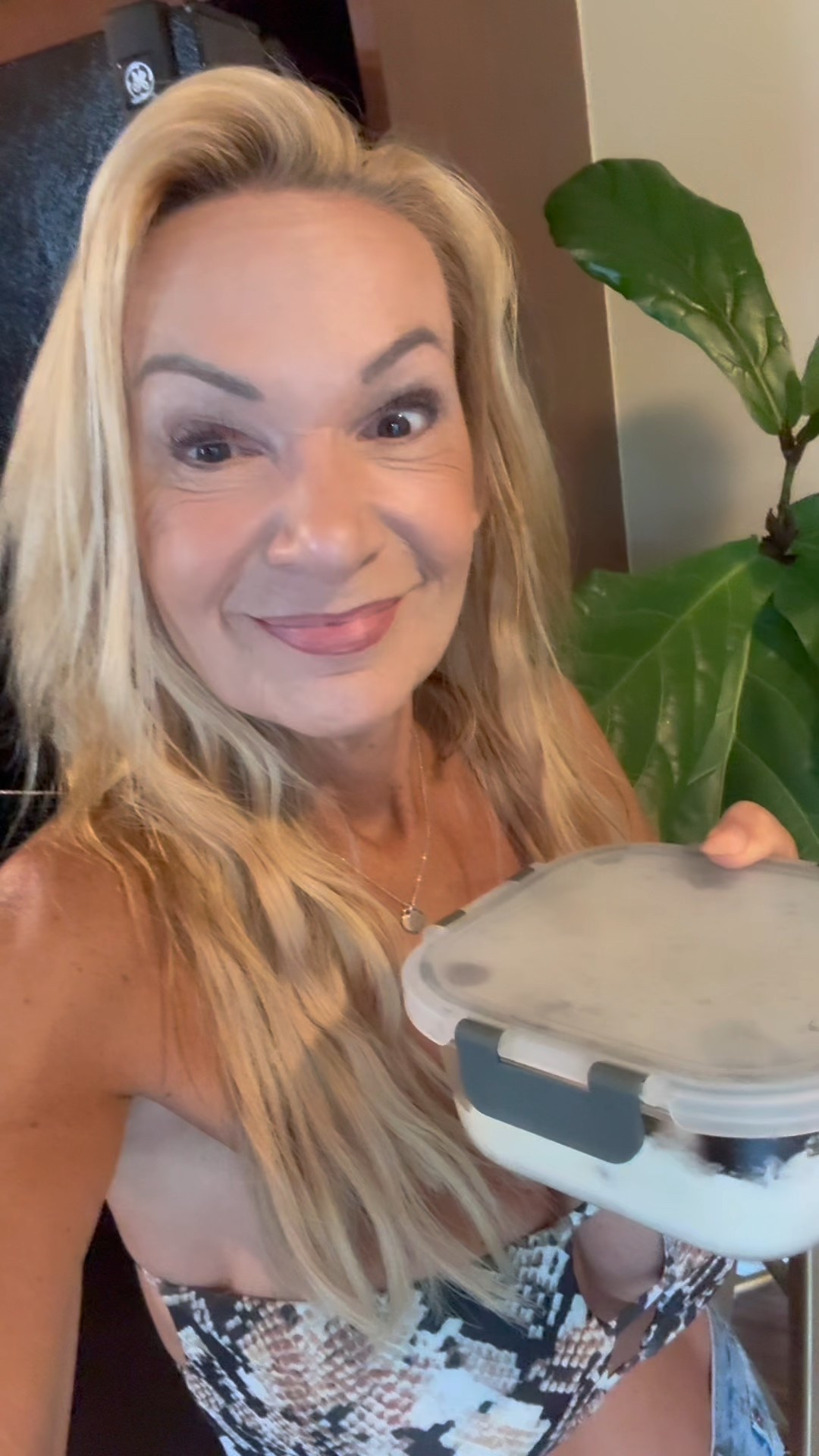 one half cup plain 2% Greek yogurt, one scoop vanilla whey, one cup frozen blueberries = 25 grams protein, 240 calories

You’re welcome!

xoxo
Elizabeth 




#LTKActive #LTKHome #LTKOver40