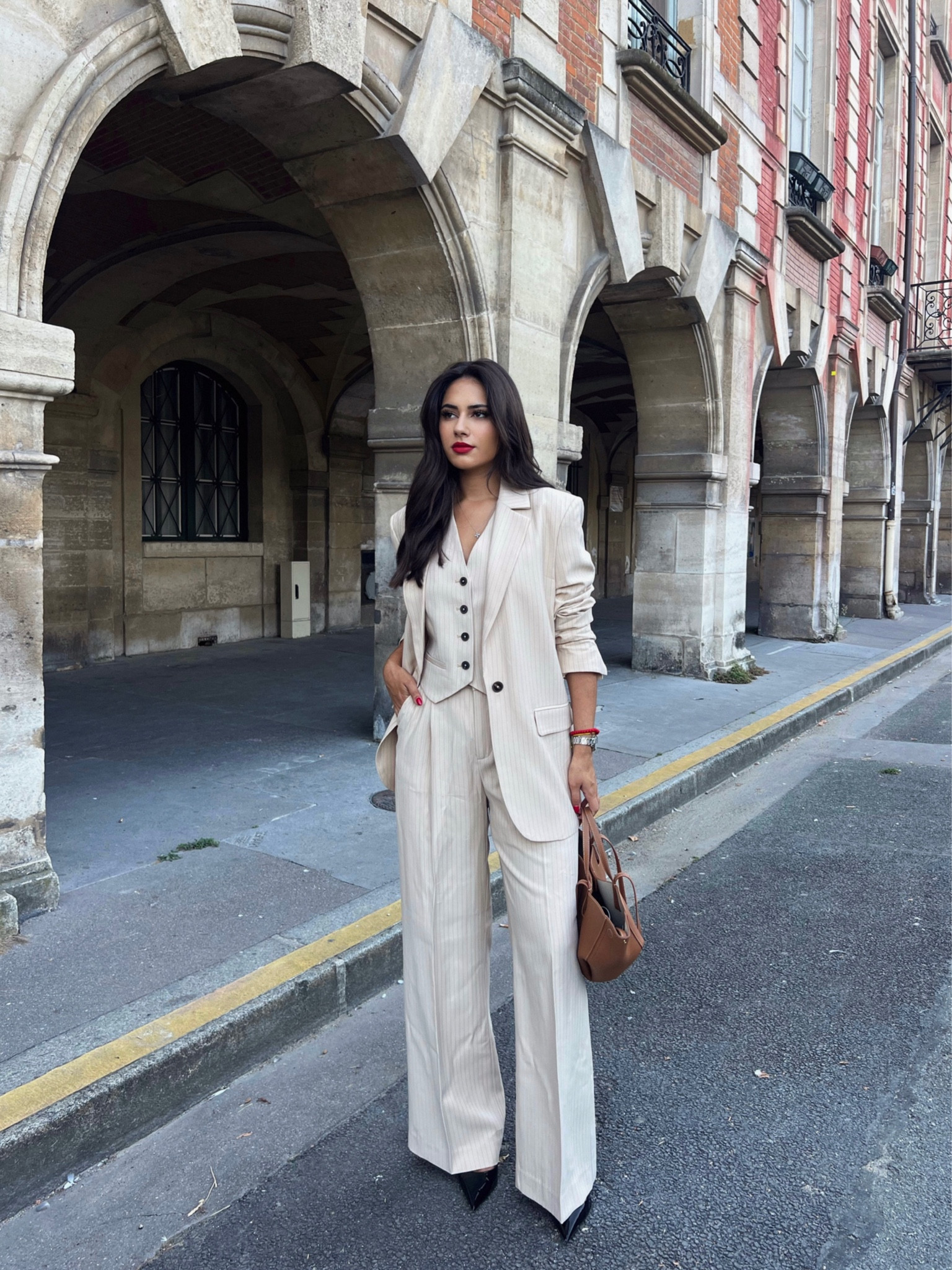 Beige striped suit for fall🤎🍂

#LTKeurope #LTKSeasonal #LTKworkwear