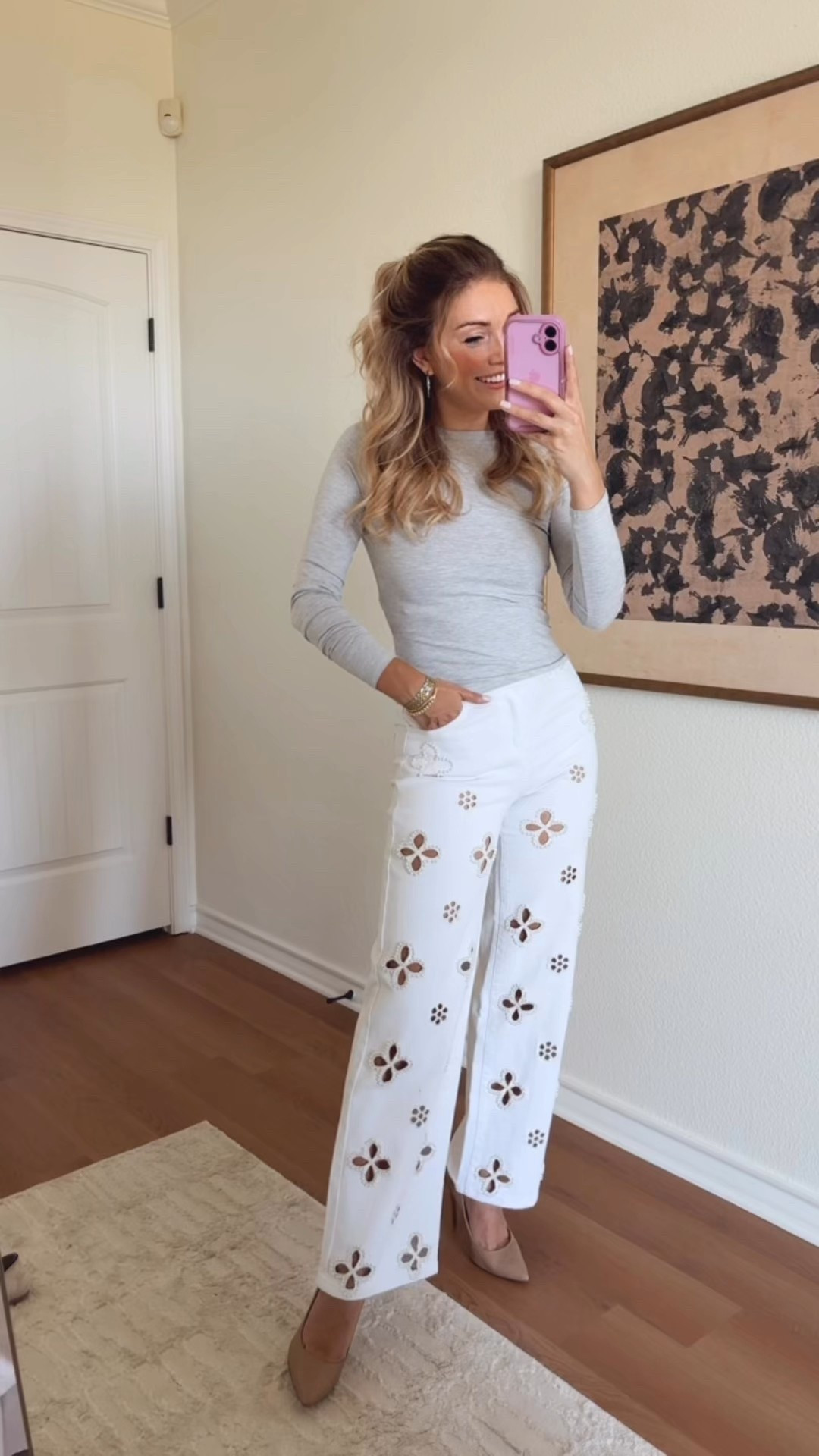 The cutest pearl embellishment on these white jeans. 

Fall outfit. Casual look. Nordstrom sale

#LTKSeasonal #LTKautumn
