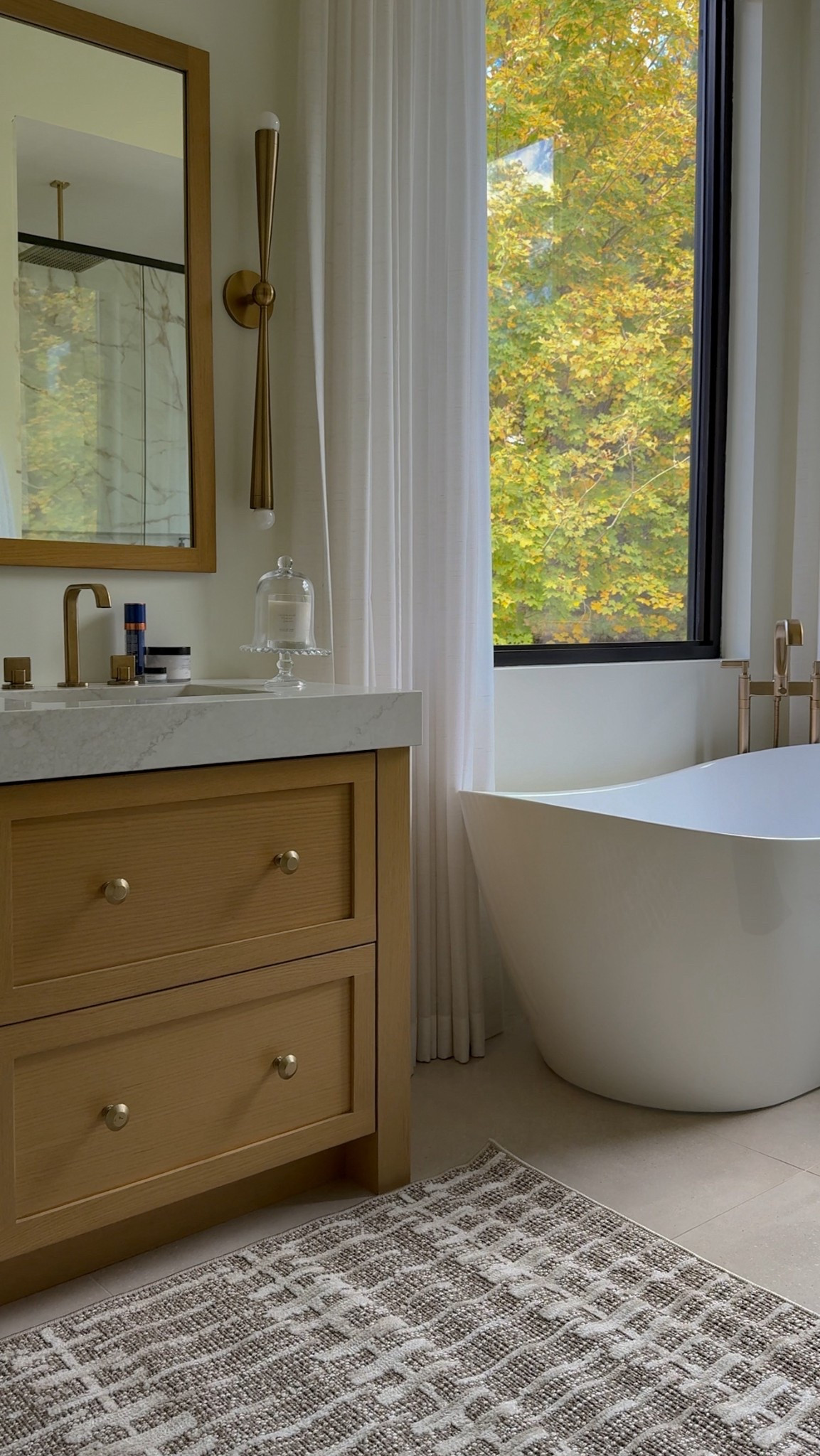 The rug I didnt know my bathroom needed😍

#LTKStyleTip #LTKHome