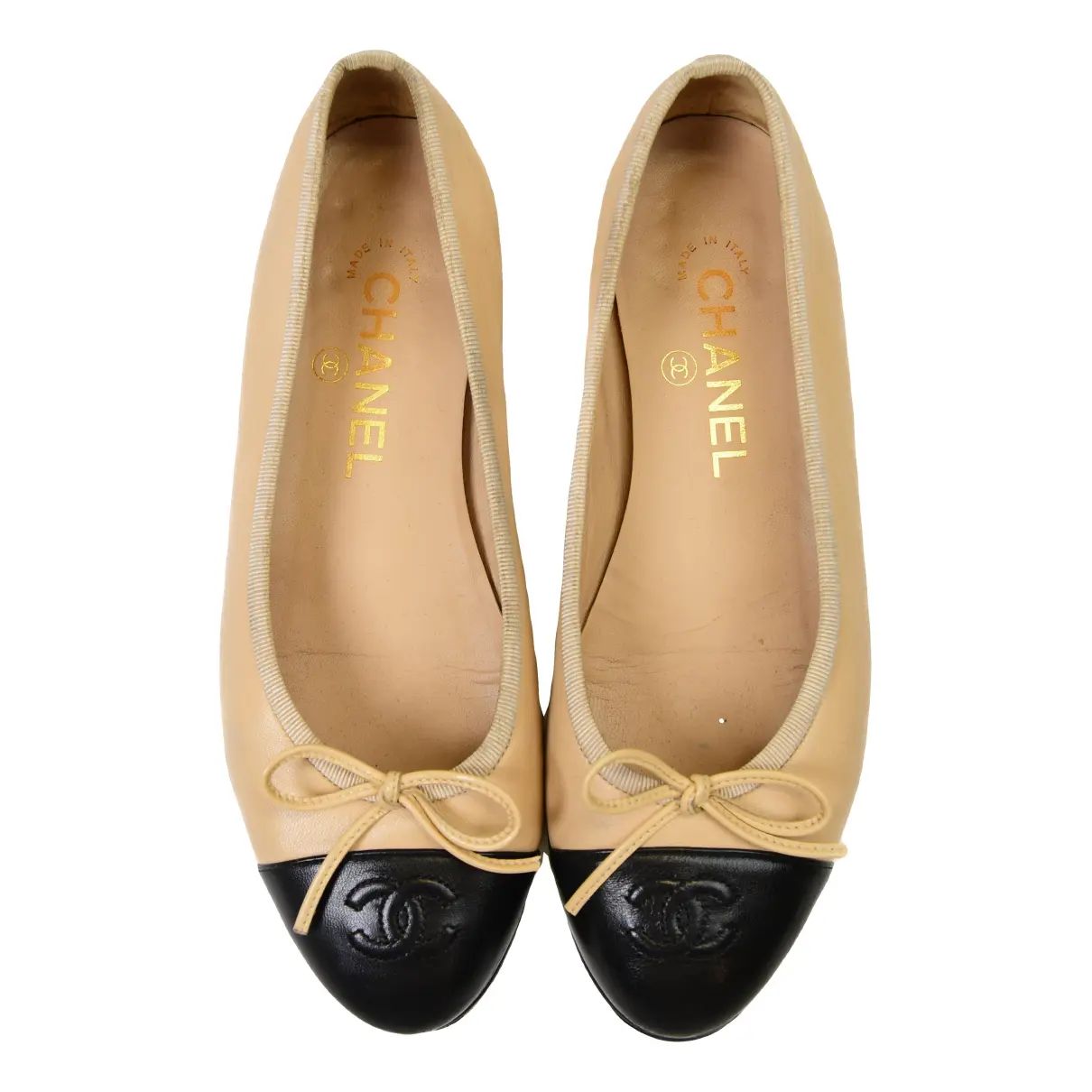 Leather flats Chanel Beige size 36.5 EU in Leather - 42556759 | Vestiaire Collective (Global)